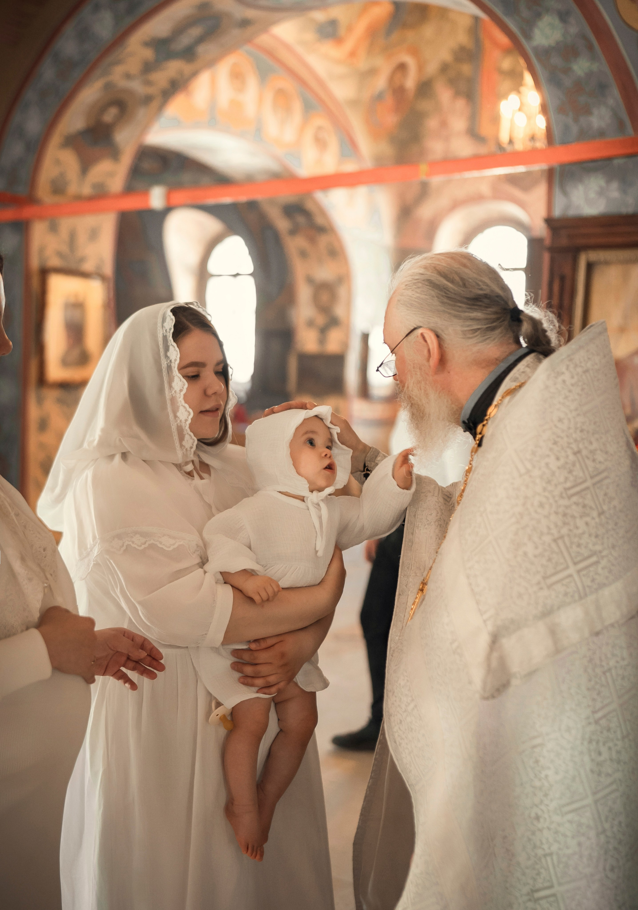 Крещение в храме Покрова Богородицы в Братцево. Семейный фотограф и фотограф на таинства в Москве Юлия Калайджян