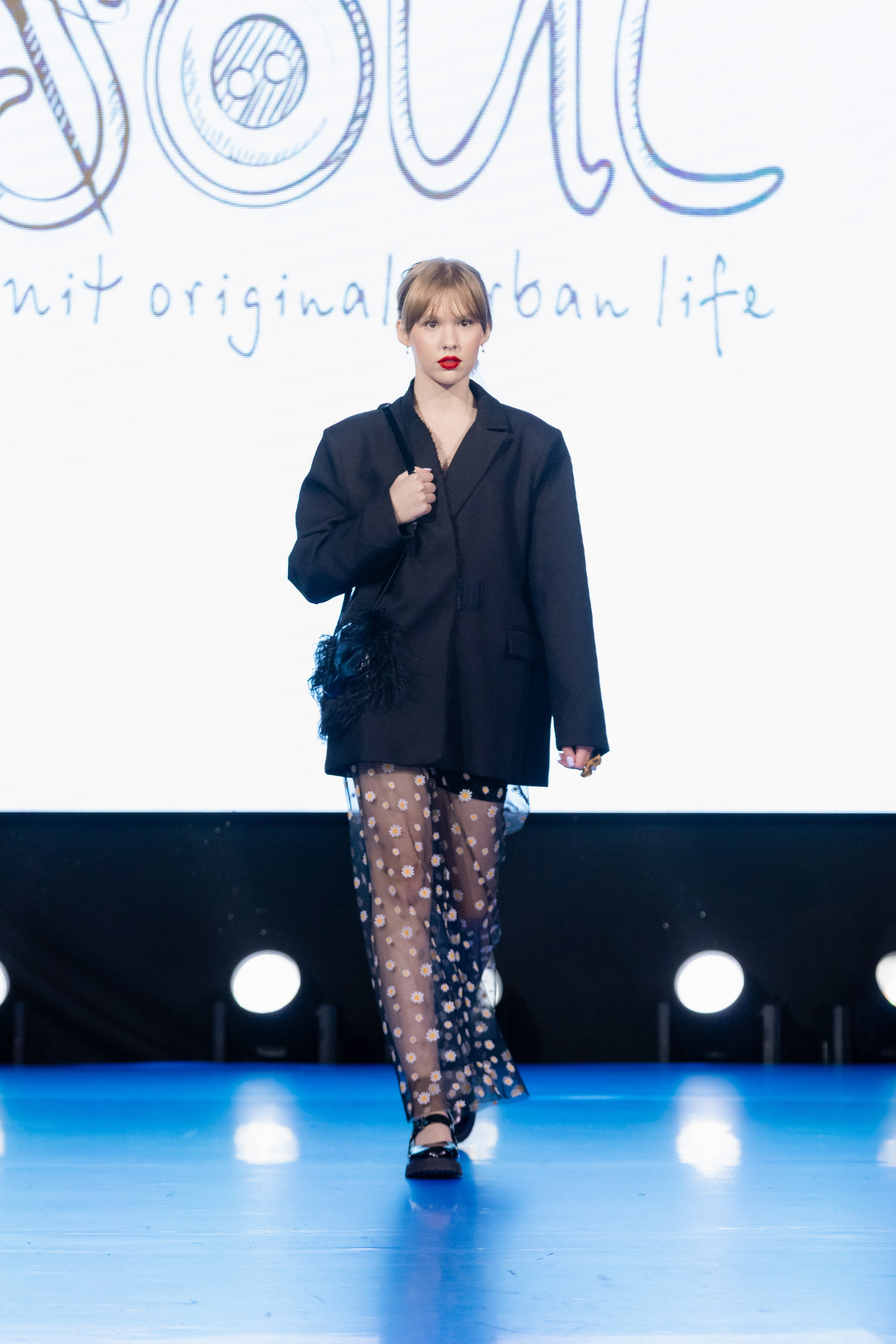 Подиум Volga Fashion Show 2025 в Ростове-на-Дону. Фотограф в Ростов-на-Дону Виктория Савчук