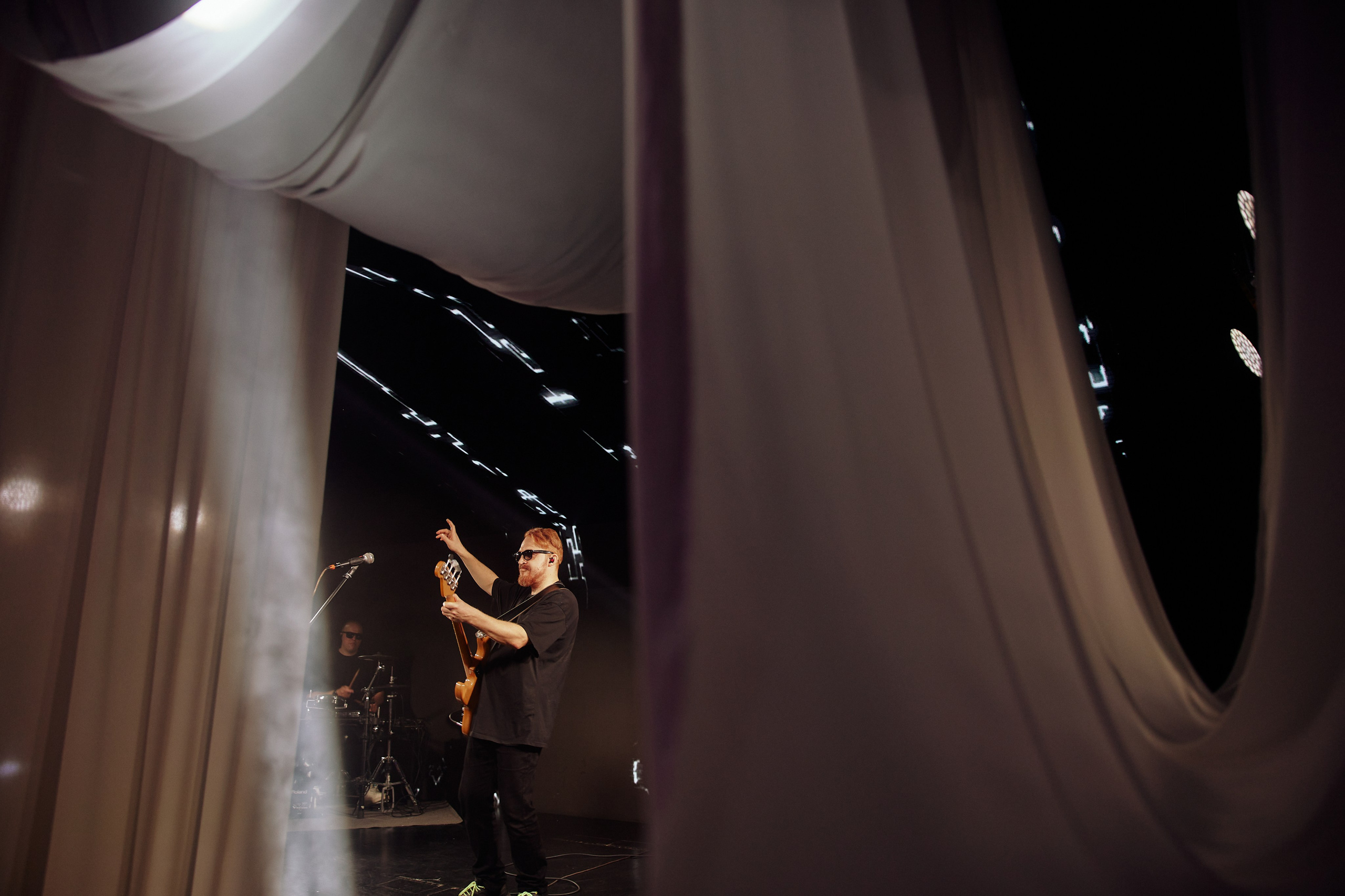 A MIRROR IS ONLY A HEART. Дмитрий Мазуркевич: Профессиональный Репортажный Фотограф