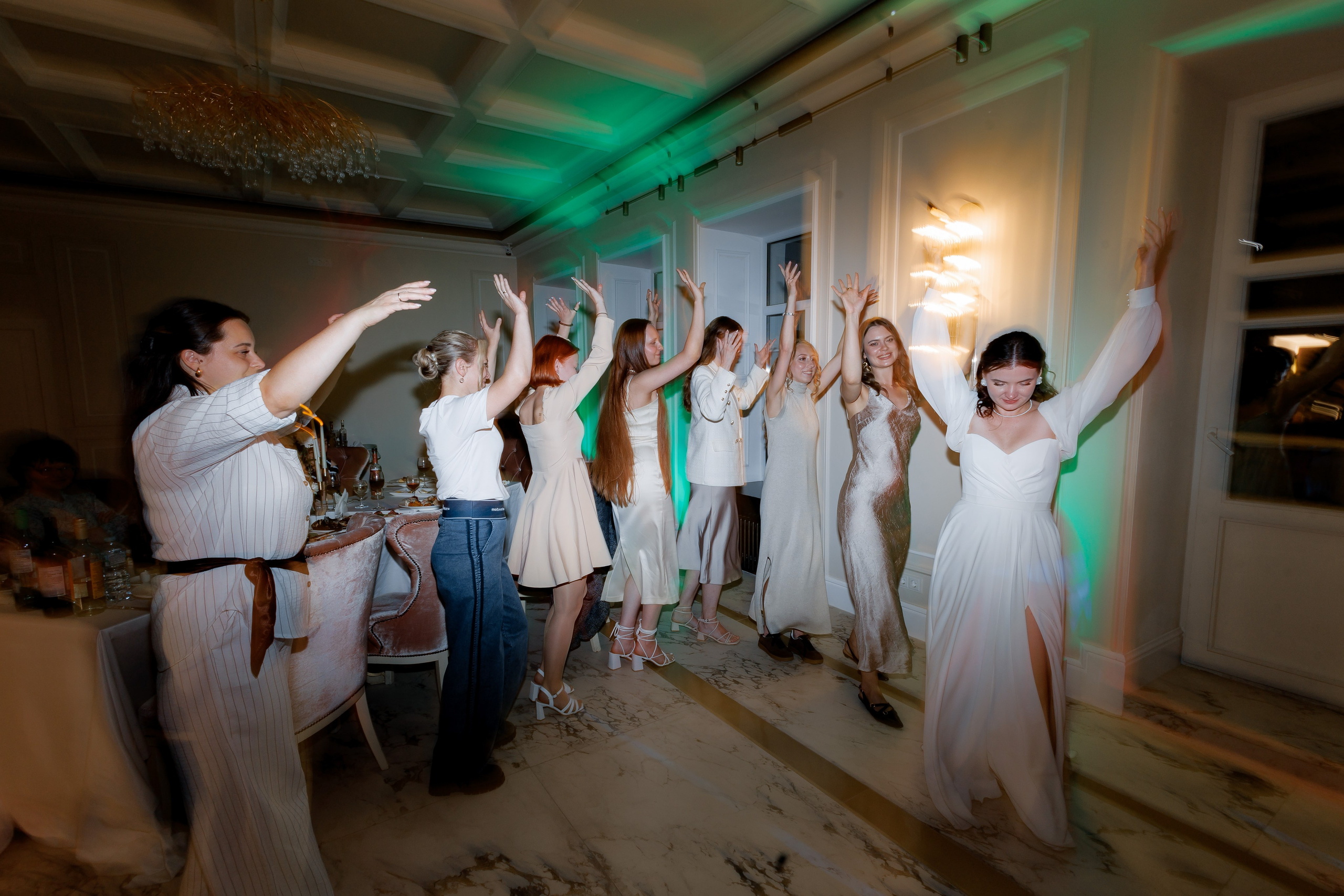 Свадебный банкет Полины и Ильи: волшебство в «Музыке и Времени». Свадебный фотограф Михаил Александров