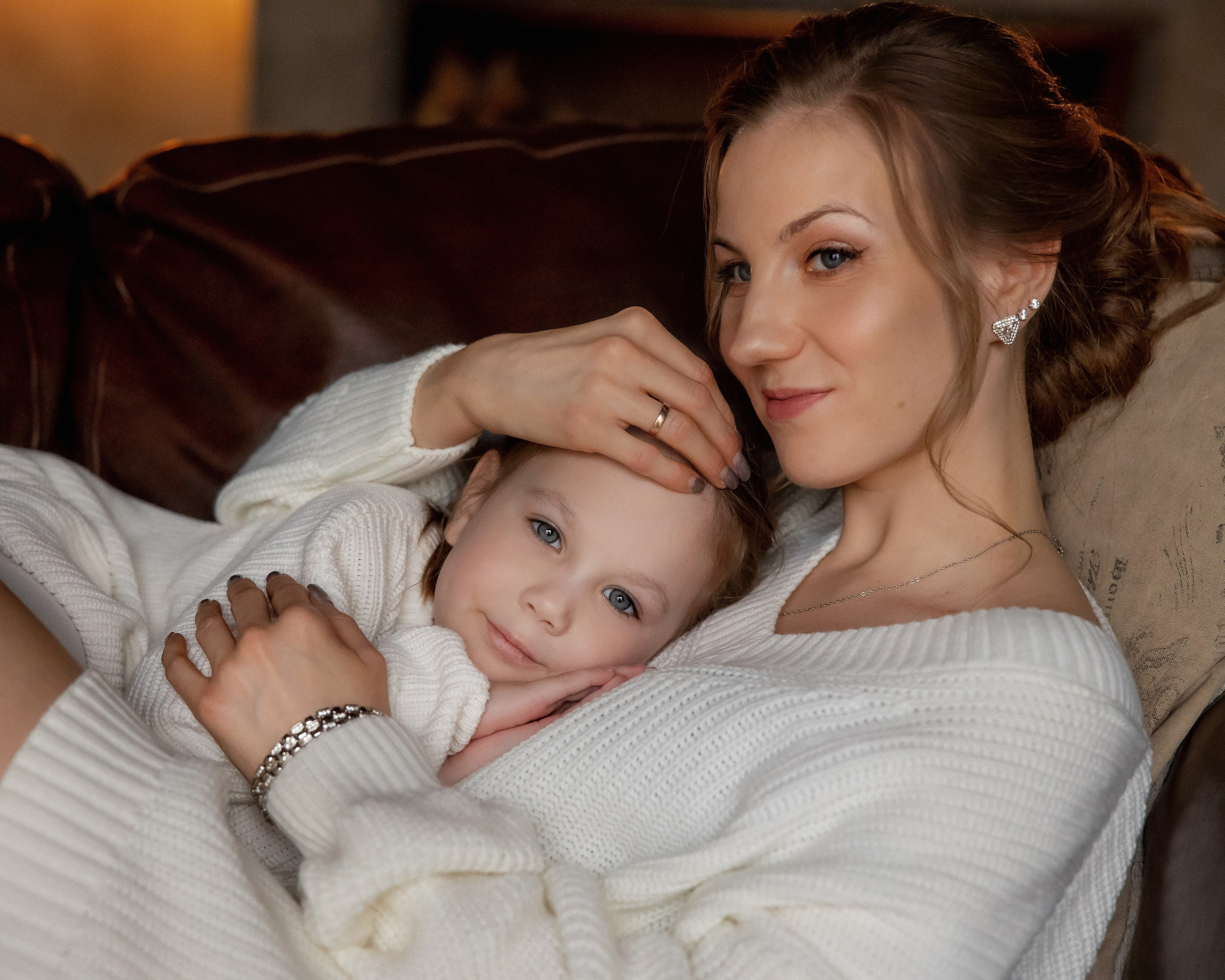 Семейная фотосессия для двух сестер Юлии и Натальи. Семейный фотограф в Москве