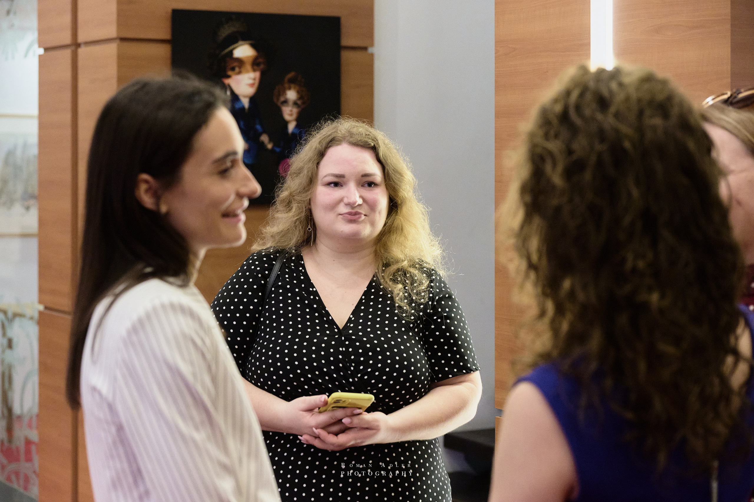 «Летние хроники» в международной галерее Redgallery. Фотограф Роман Адлер