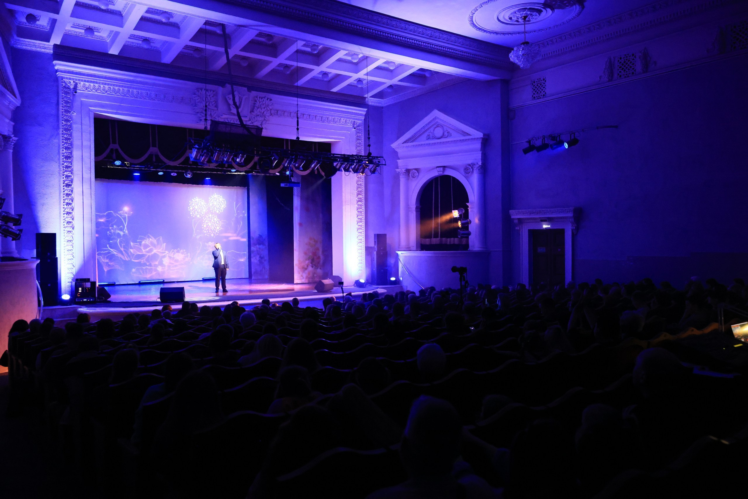 Концерт к 8 Марта в ДК «Металлург» г. Тула. Фотограф в Туле Крупский АнДРей. Фотостудия «КАДР71» в Туле