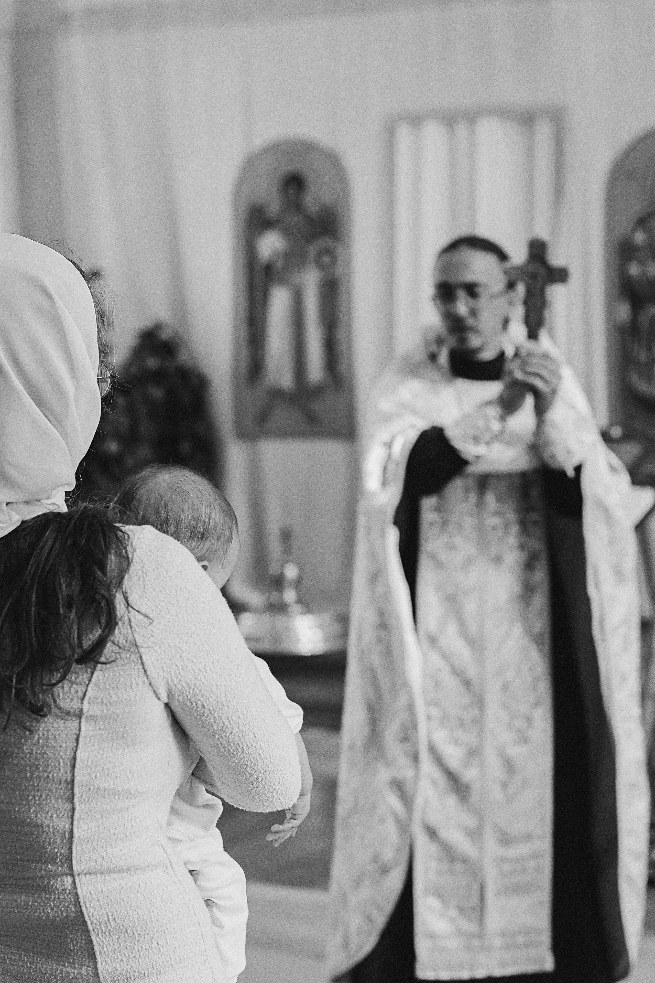 Крещение церковь около моста влюбленных. Семейный фотограф Тюмень, фотограф на роды Салмина Мария
