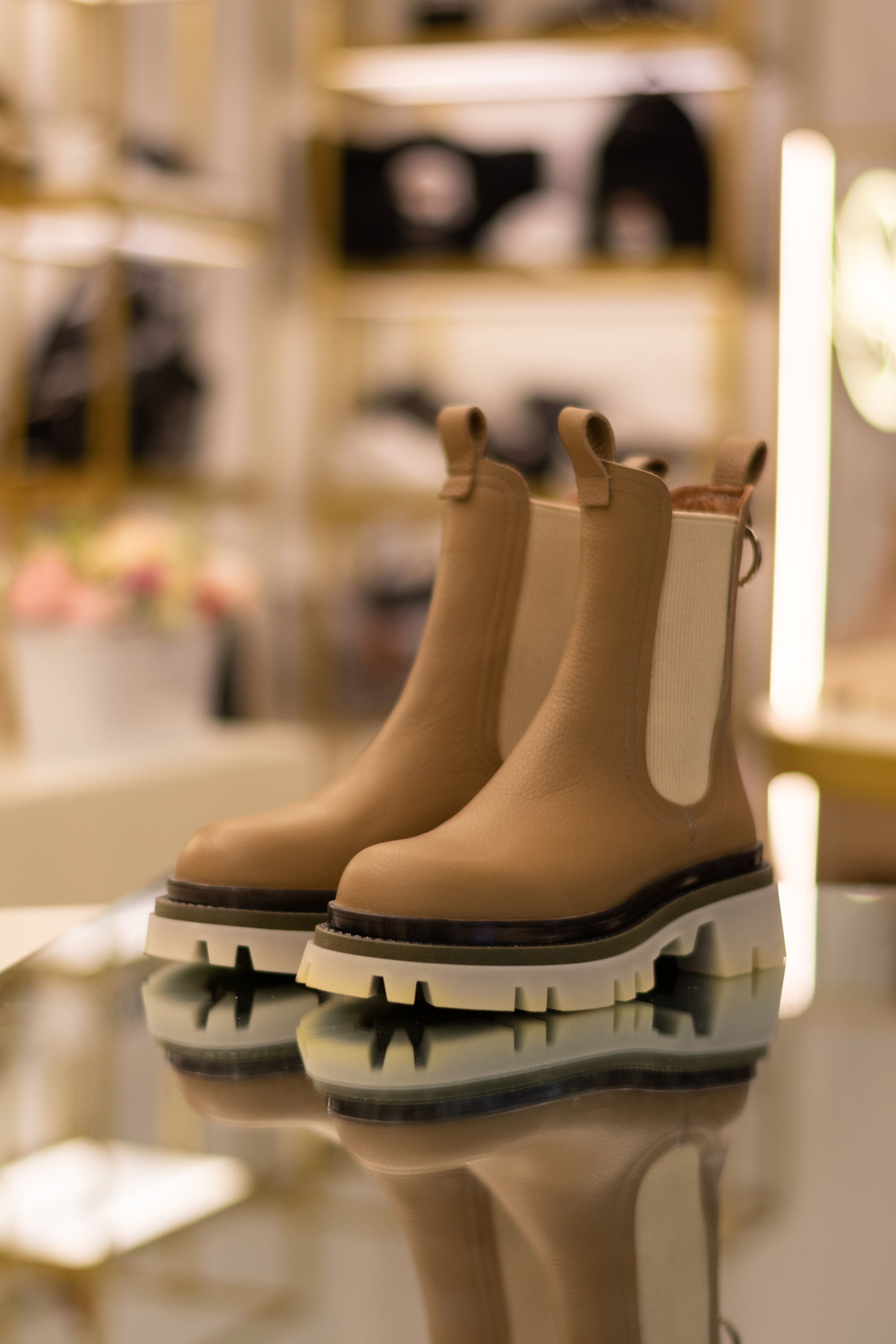 Для организаций. Предметная фотосессия для обувного магазина Capsula. Фотограф/видеограф Богдан Голованов