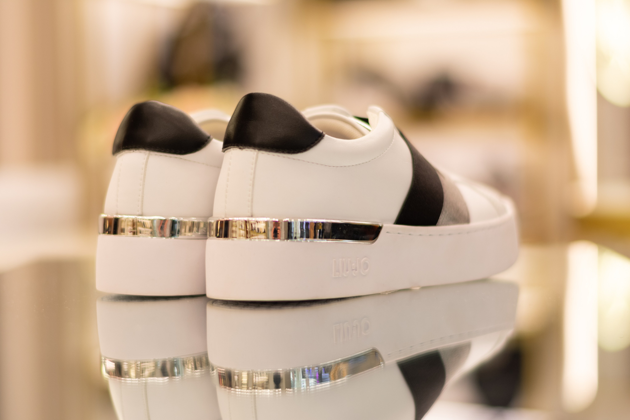 Для организаций. Предметная фотосессия для обувного магазина Capsula. Фотограф/видеограф Богдан Голованов