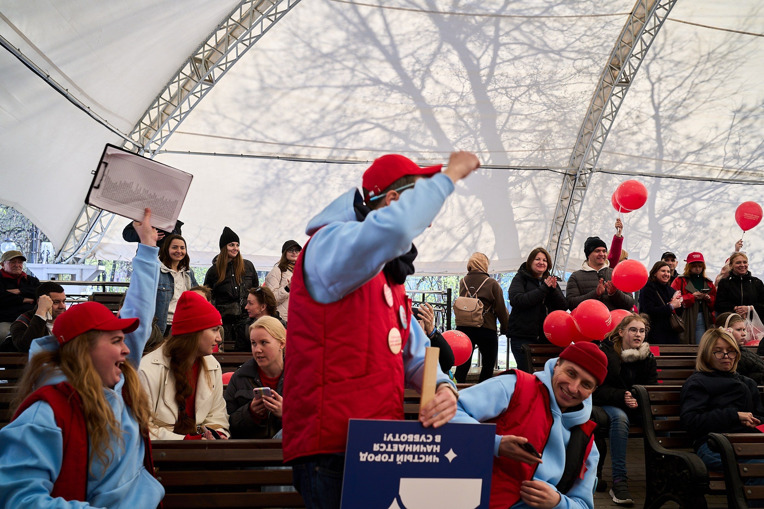 Субботник у Управления делами Мэра и Правительства Москвы. Фотограф и Видеограф в Москве. Олег Корушев