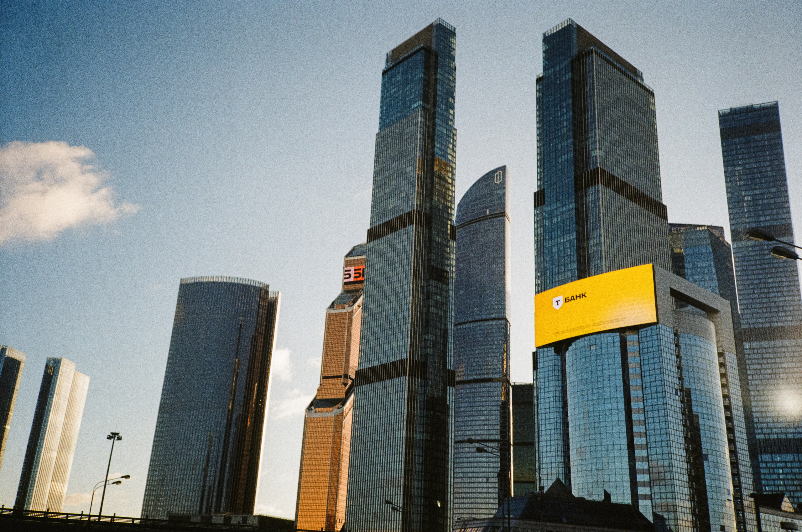 Москва Сити — 19 января 2025 года / Konica Big Mini (black) / Fujifilm C200