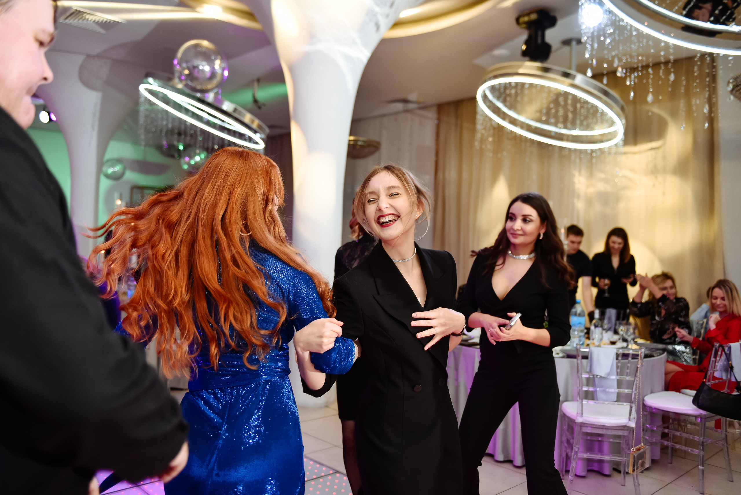 Новогодний корпоратив в ресторане Nebesa. Анастасия Петрович фотограф, фотокорреспондент в Москве и Санкт-Петербурге. Фотосъёмка репортажа, мероприятия, корпоративная съёмка, контент