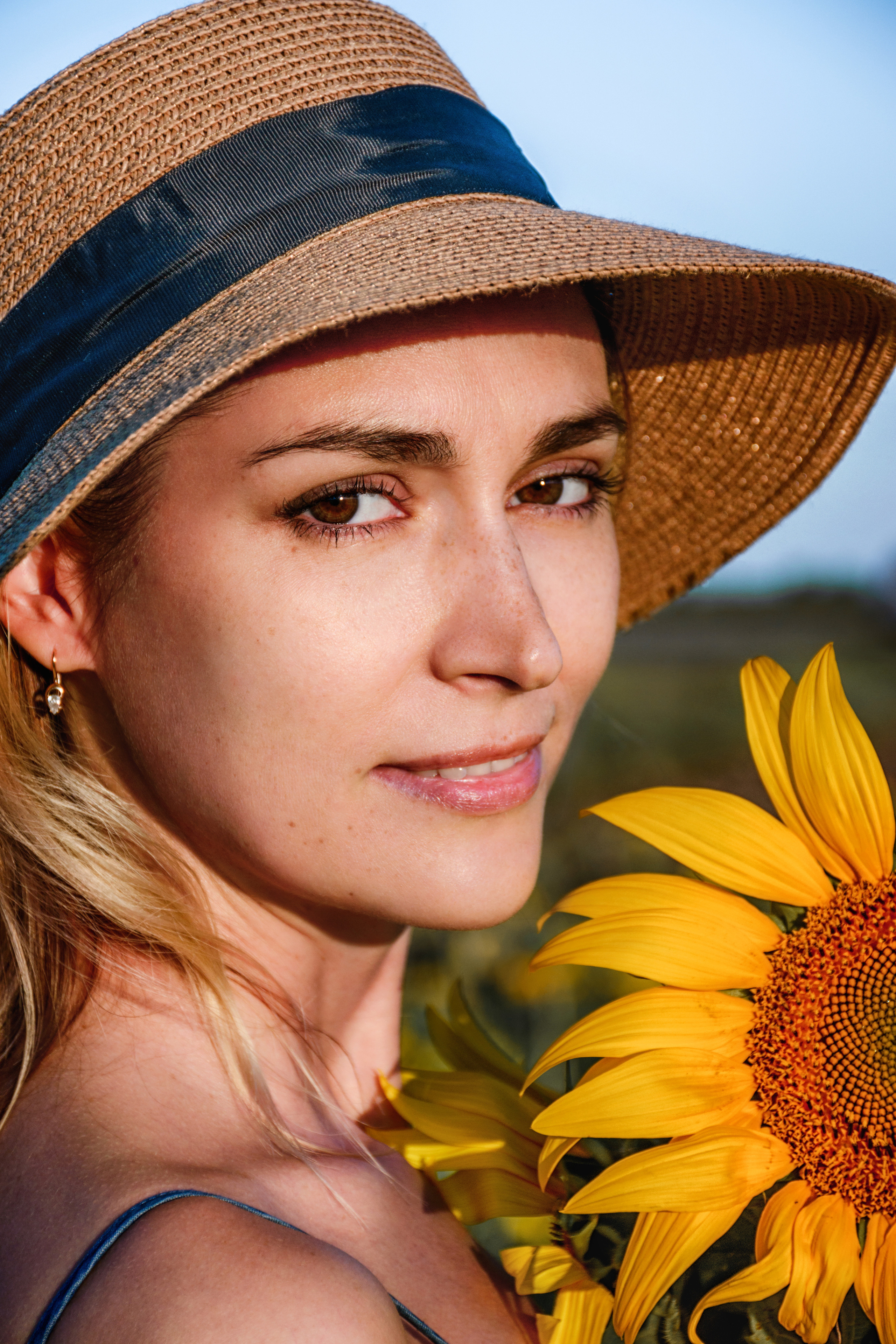 Дарья. В подсолнухах. Фотограф в Магнитогорске Татьяна Лоскутова