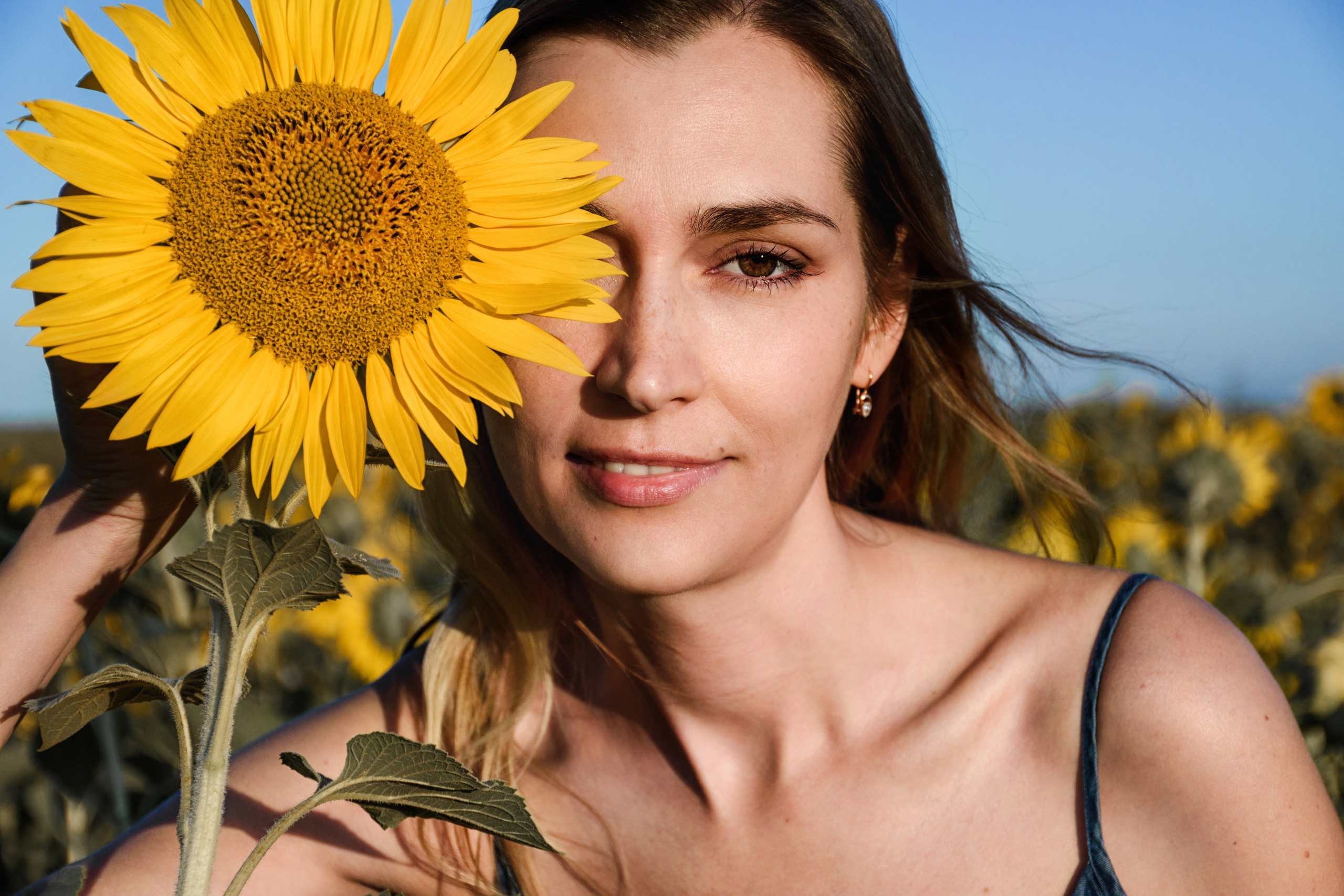 Дарья. В подсолнухах. Фотограф в Магнитогорске Татьяна Лоскутова