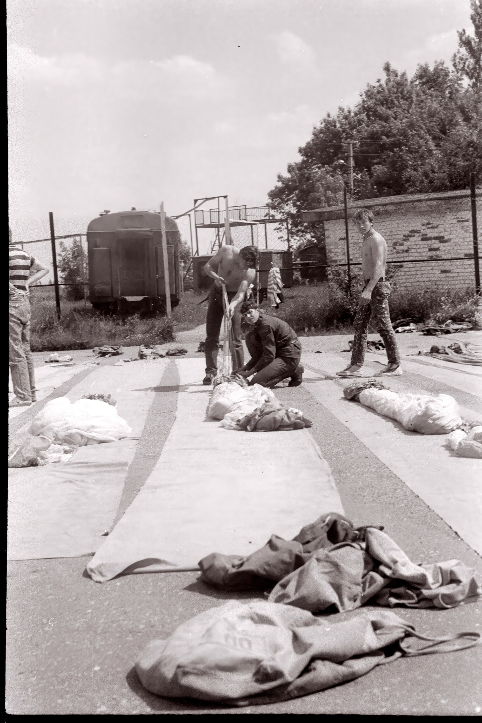 Парашютные сборы 1990 год съемка на ч/б пленку оцифровка 2024 год. Профессиональная фотосъемка. Ростов-на-Дону