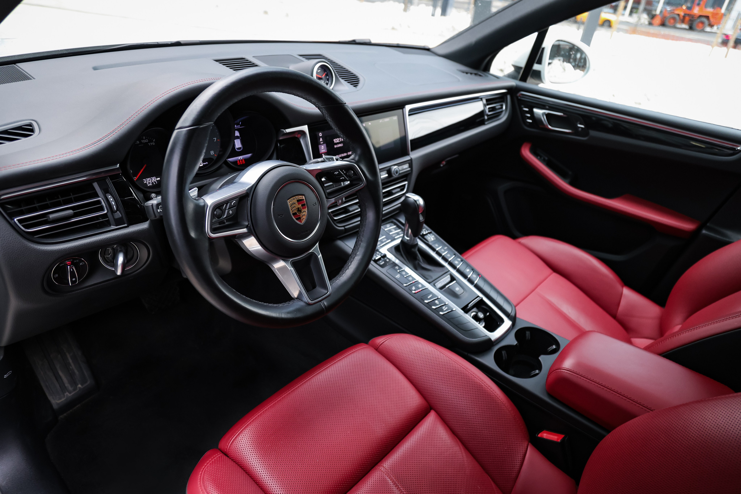 2021 PORSCHE MACAN S. Mixturecaptures