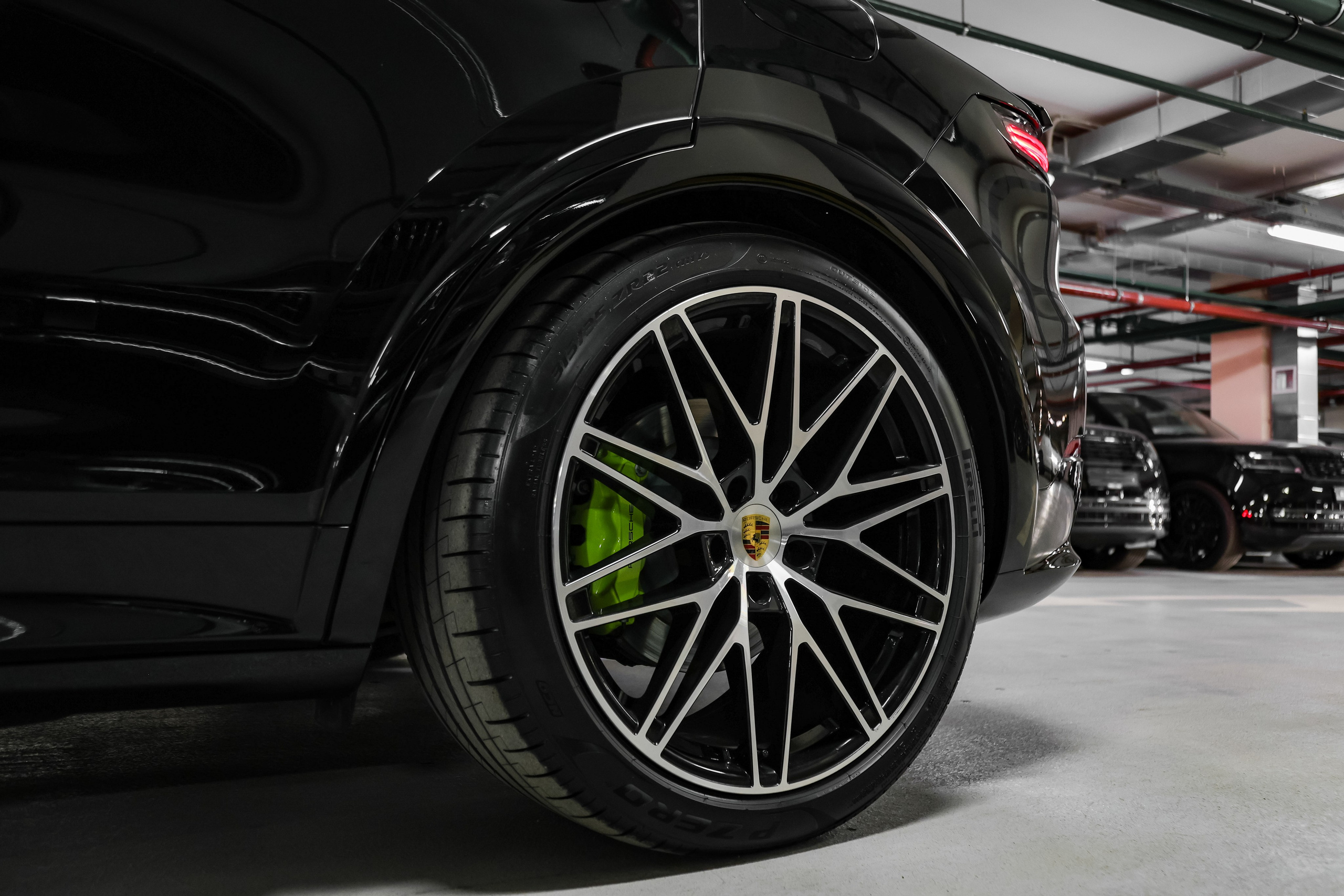 2025 PORSCHE CAYENNE COUPE E-Hybrid $185,000 NEW from EUROPE. Mixturecaptures