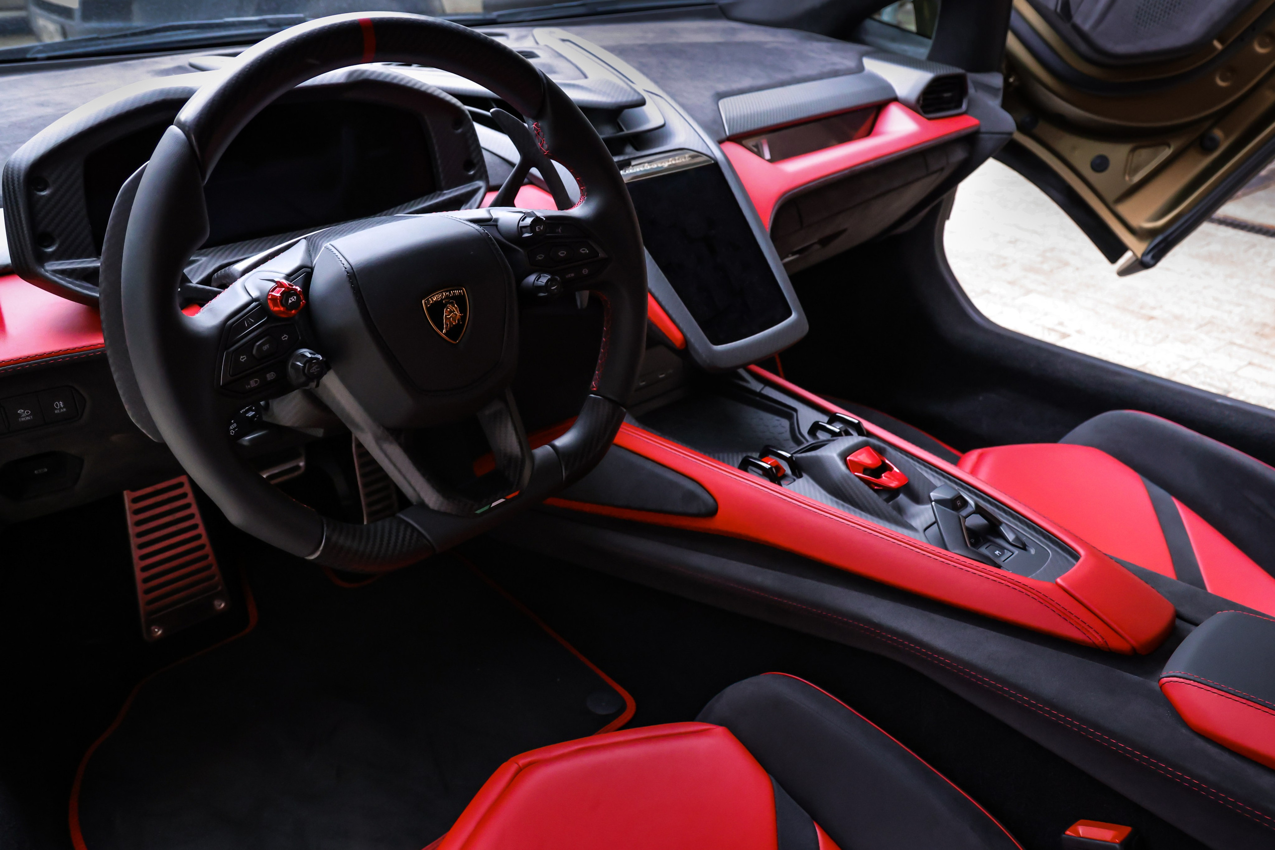 2024 Lamborghini Revuelto 6.5 AMT. Mixturecaptures