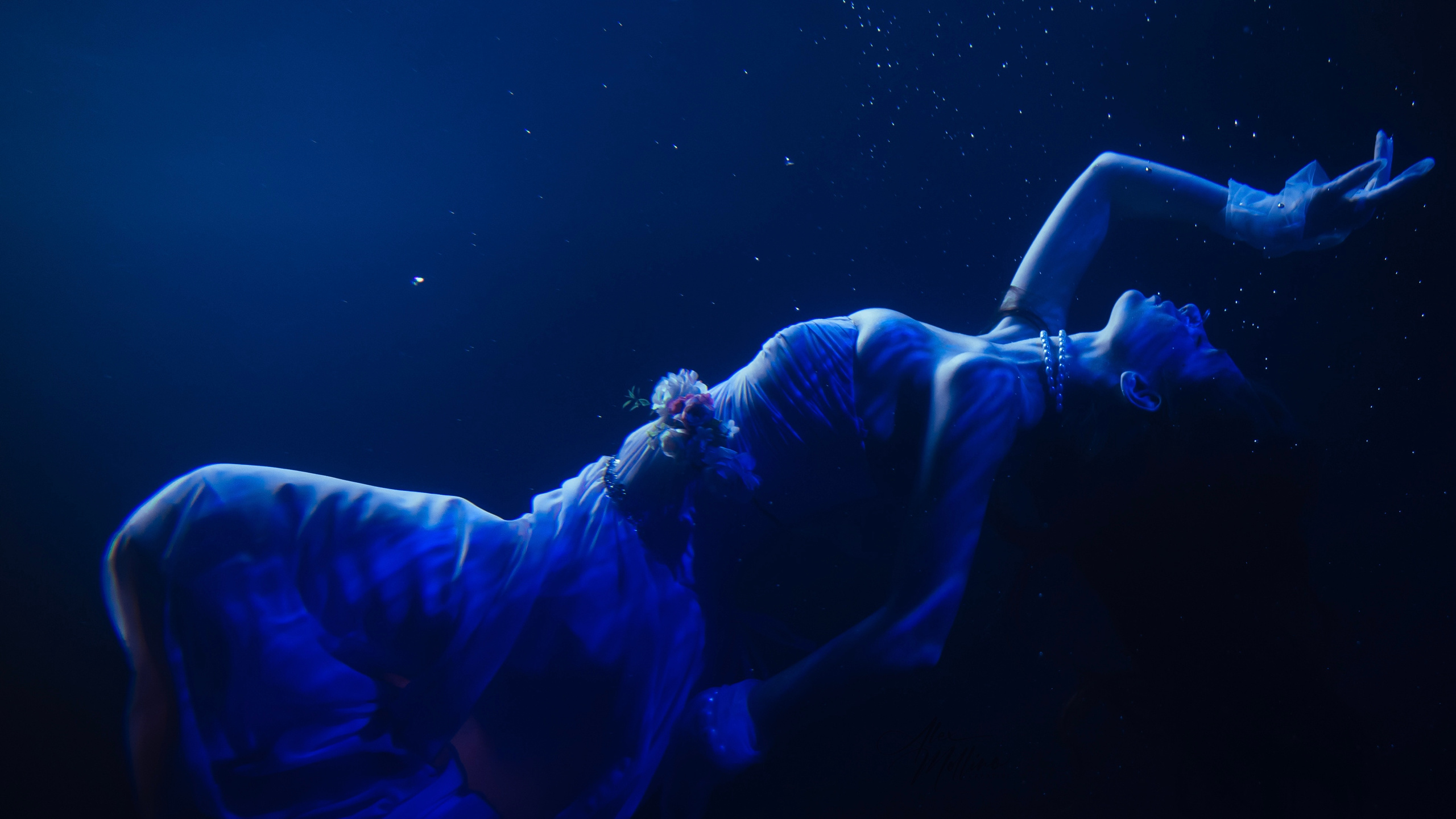 Съёмка в воде в бассейне 