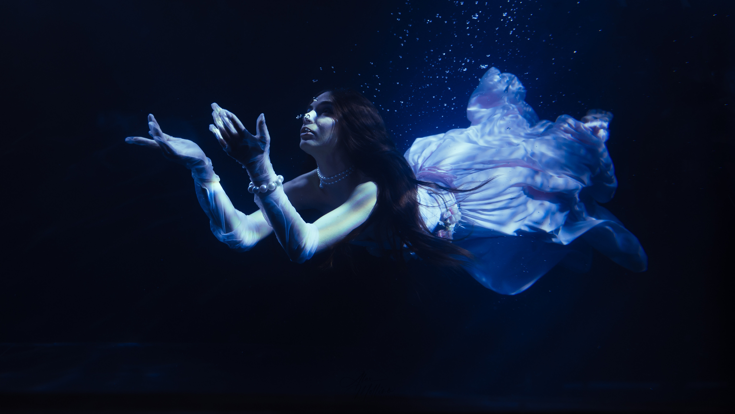 Съёмка в воде в бассейне 