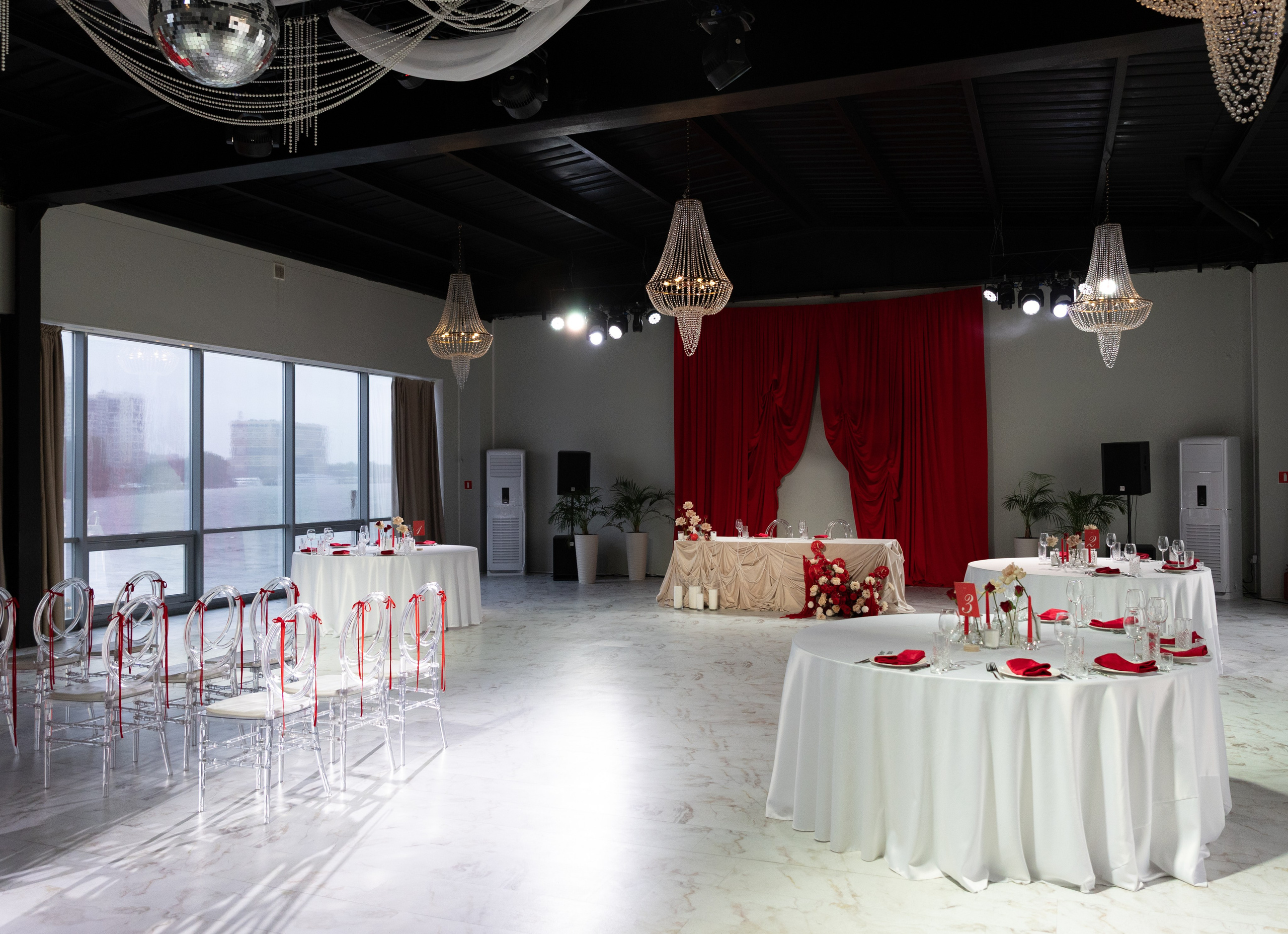 Elle Decor (красный). Анна Михайлова|Свадебный фотограф в Санкт-Петербурге
