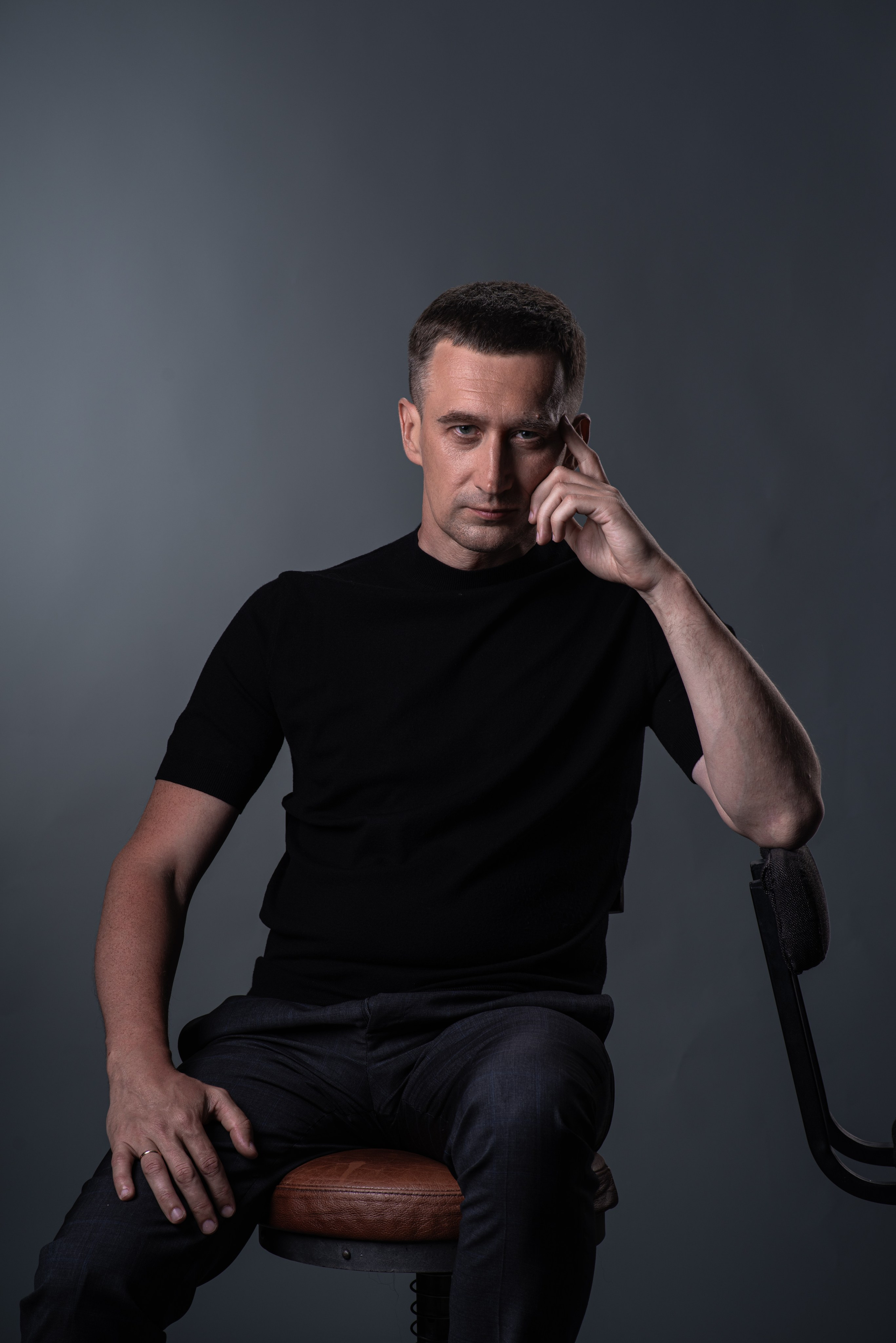 Фотосессия в деловом стиле в студии в Ростове-на-Дону Залитко Вячеслав