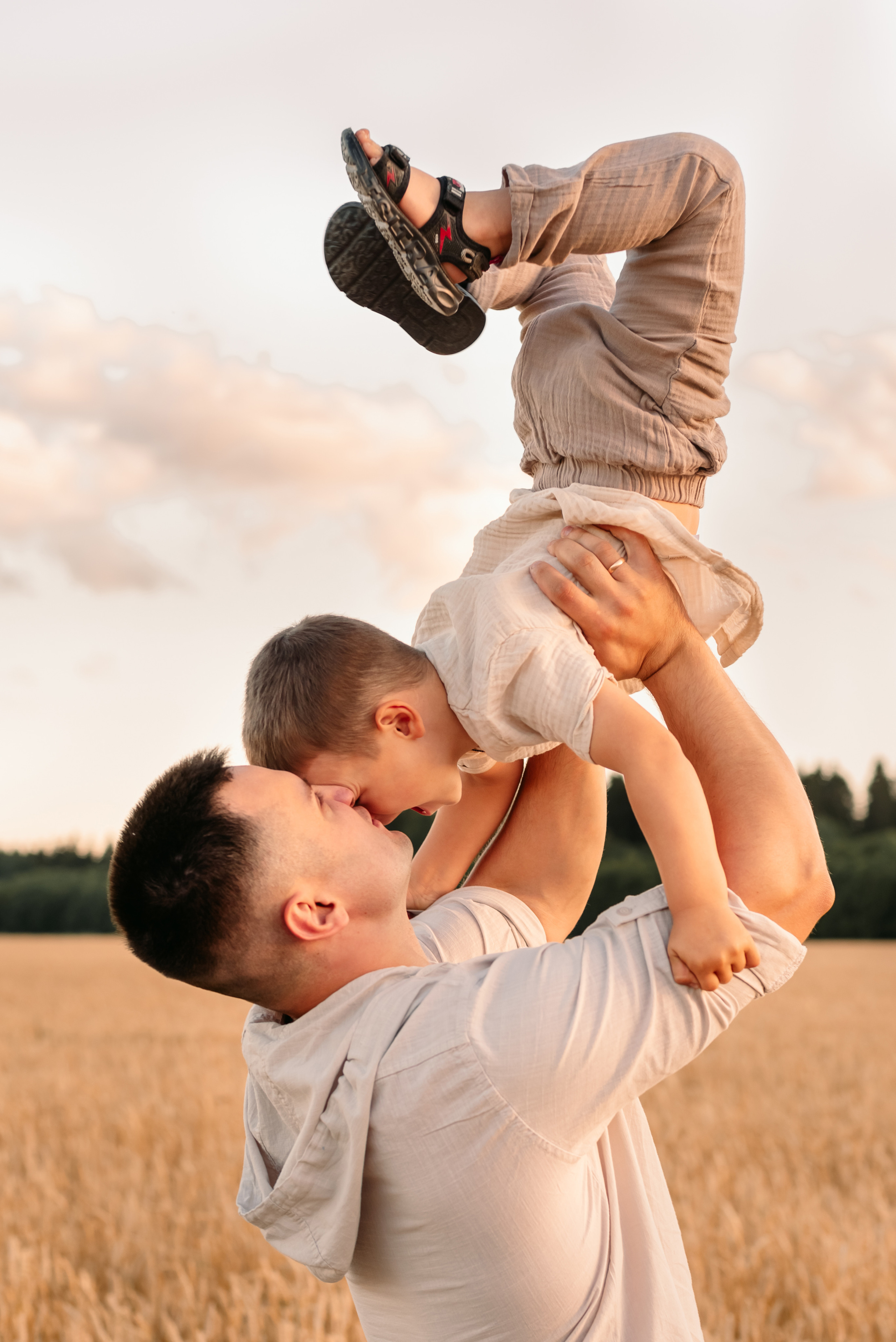 Семейная фотосессия на природе. Фотограф Юлия Кондратьева