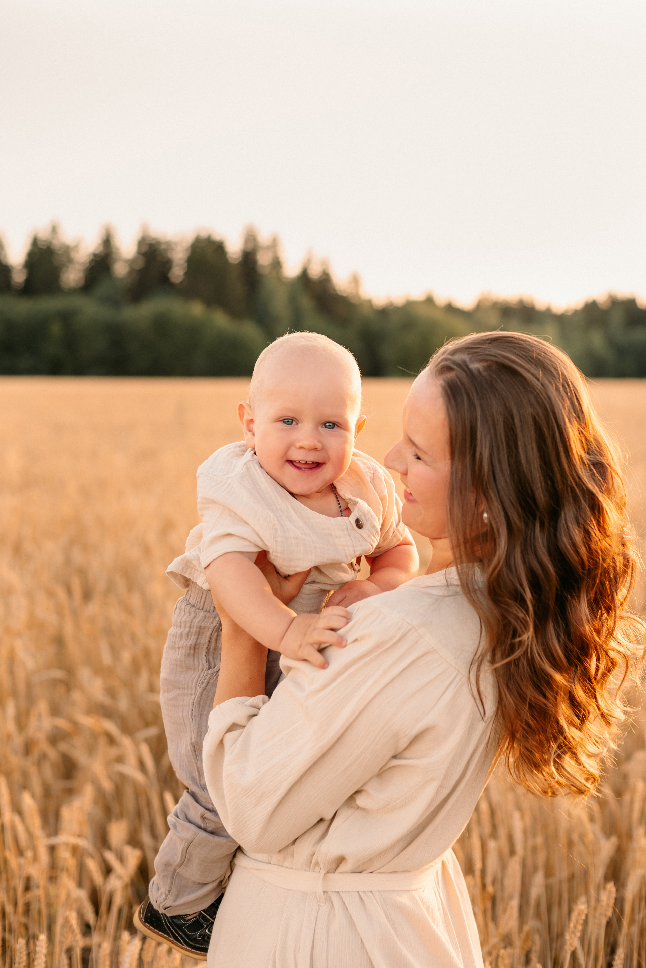 Семейная фотосессия на природе. Фотограф Юлия Кондратьева