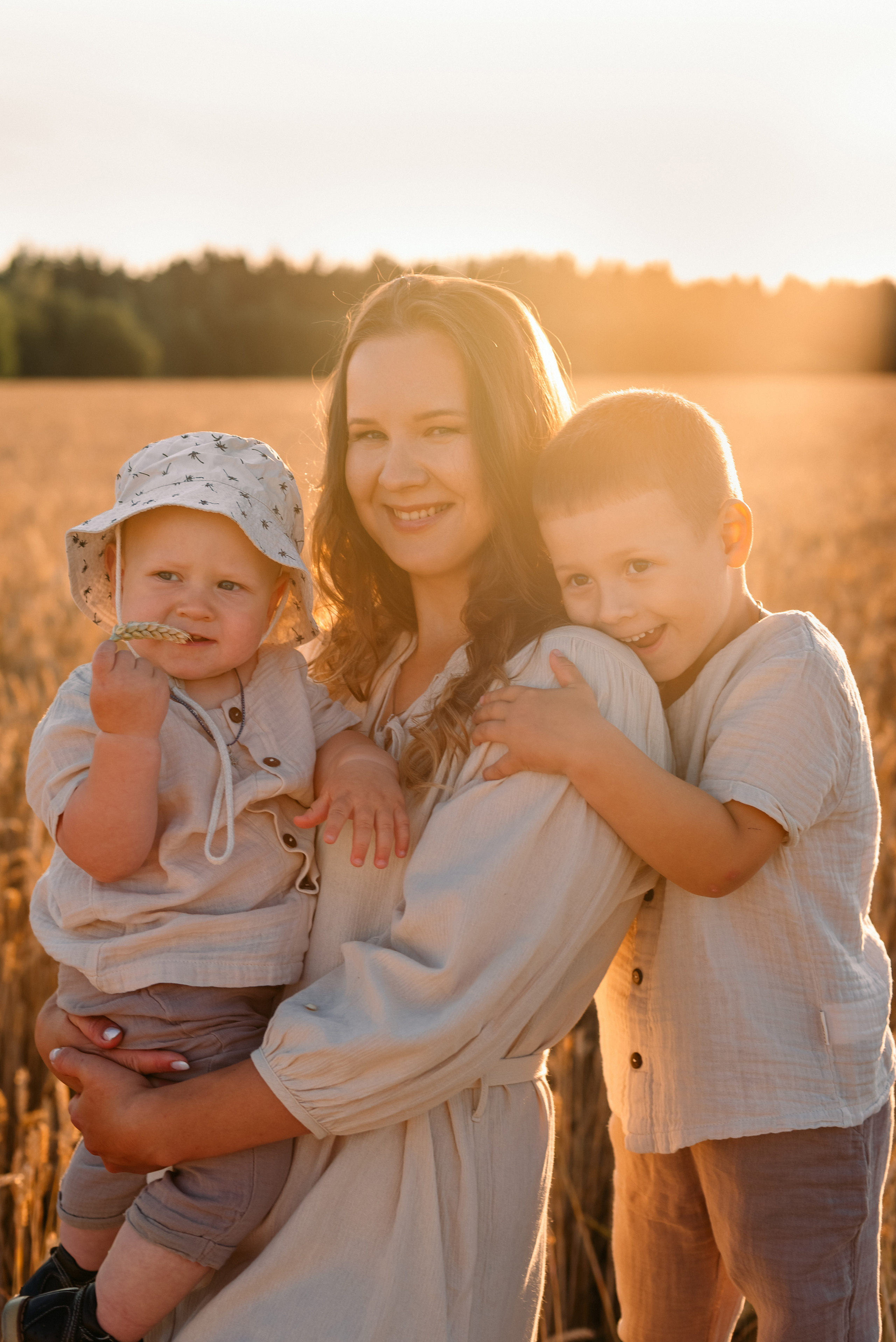 Семейная фотосессия на природе. Фотограф Юлия Кондратьева