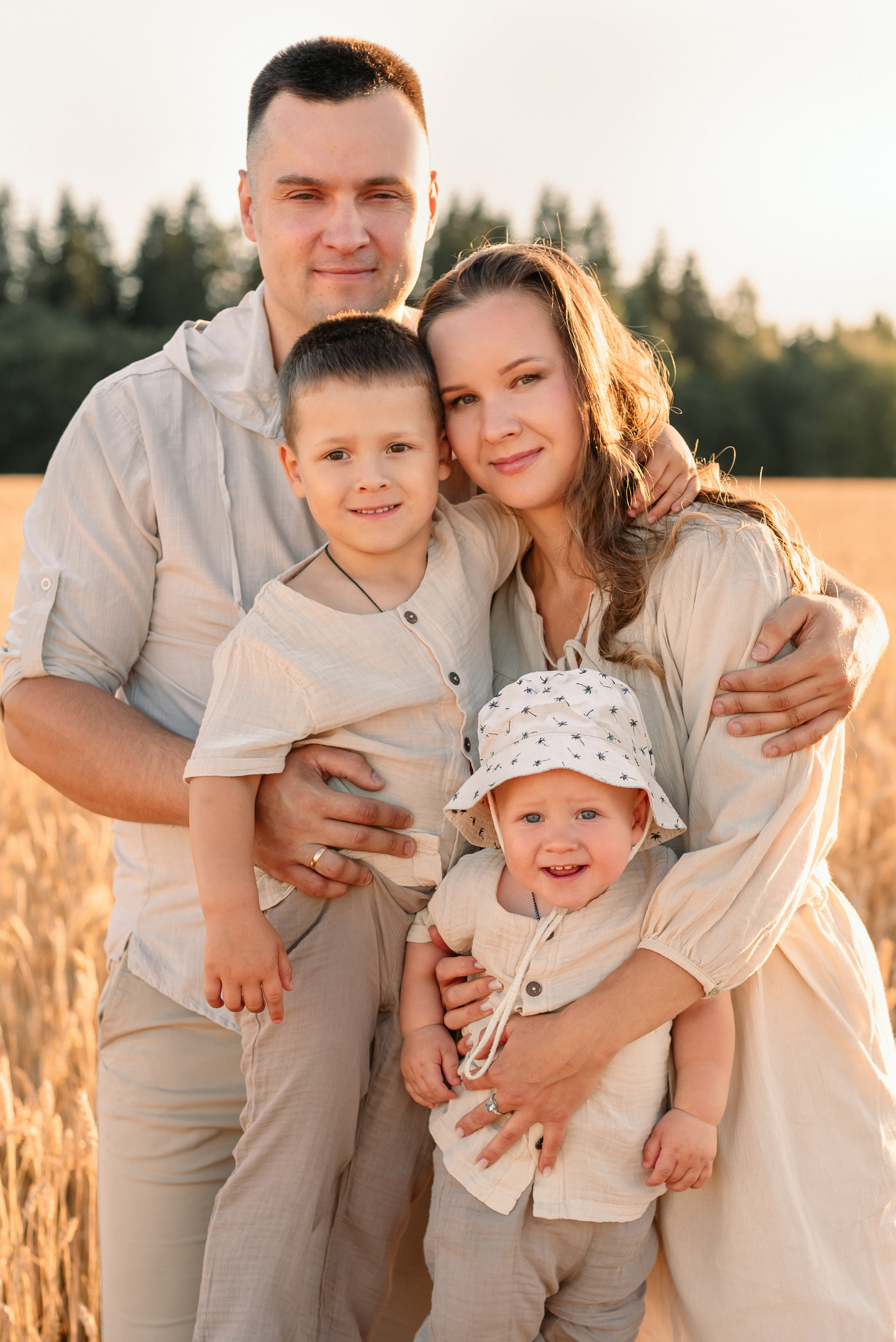 Семейная фотосессия на природе. Фотограф Юлия Кондратьева