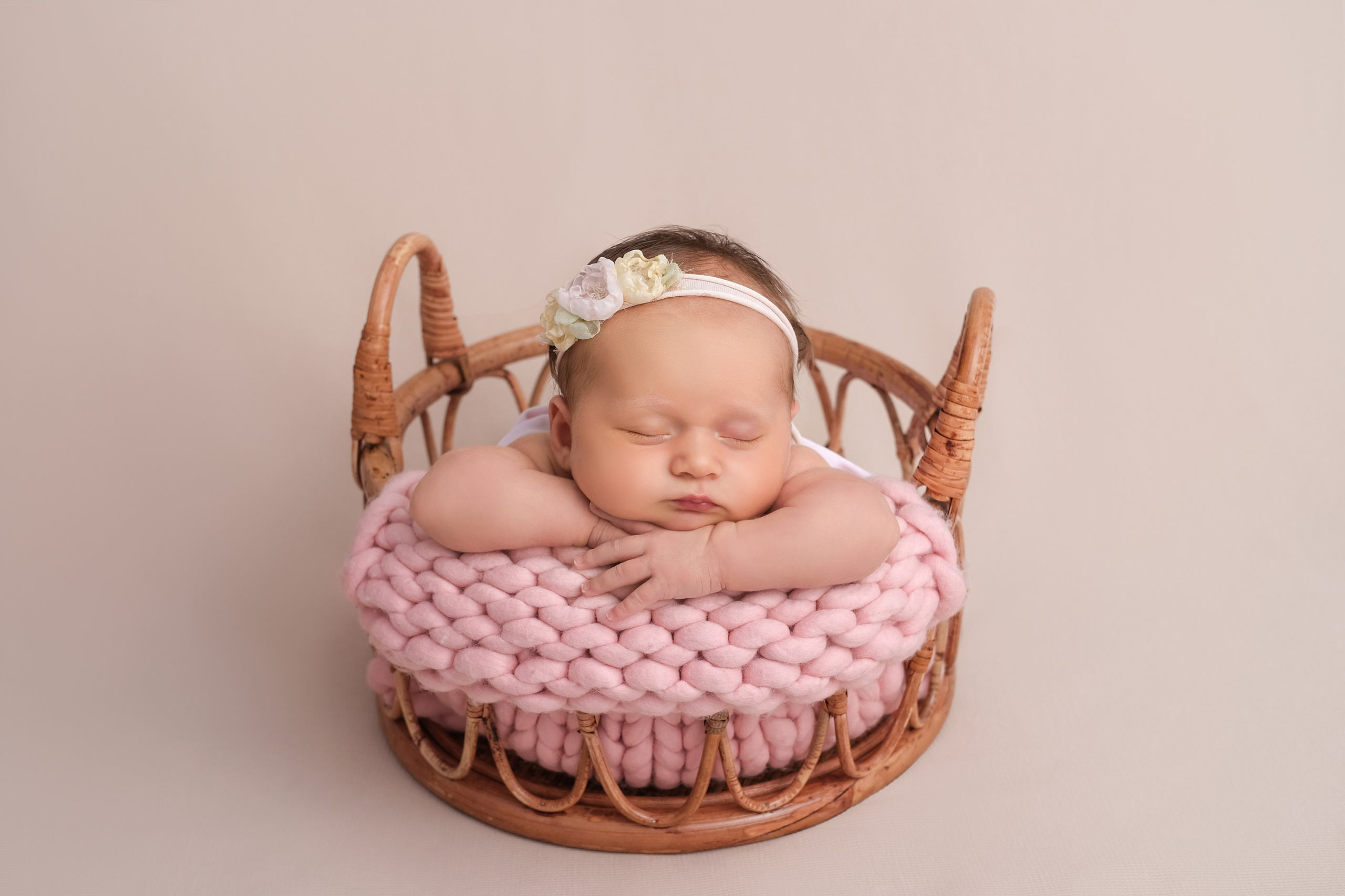 Новорожденные. Фотограф новорожденных в Караганде