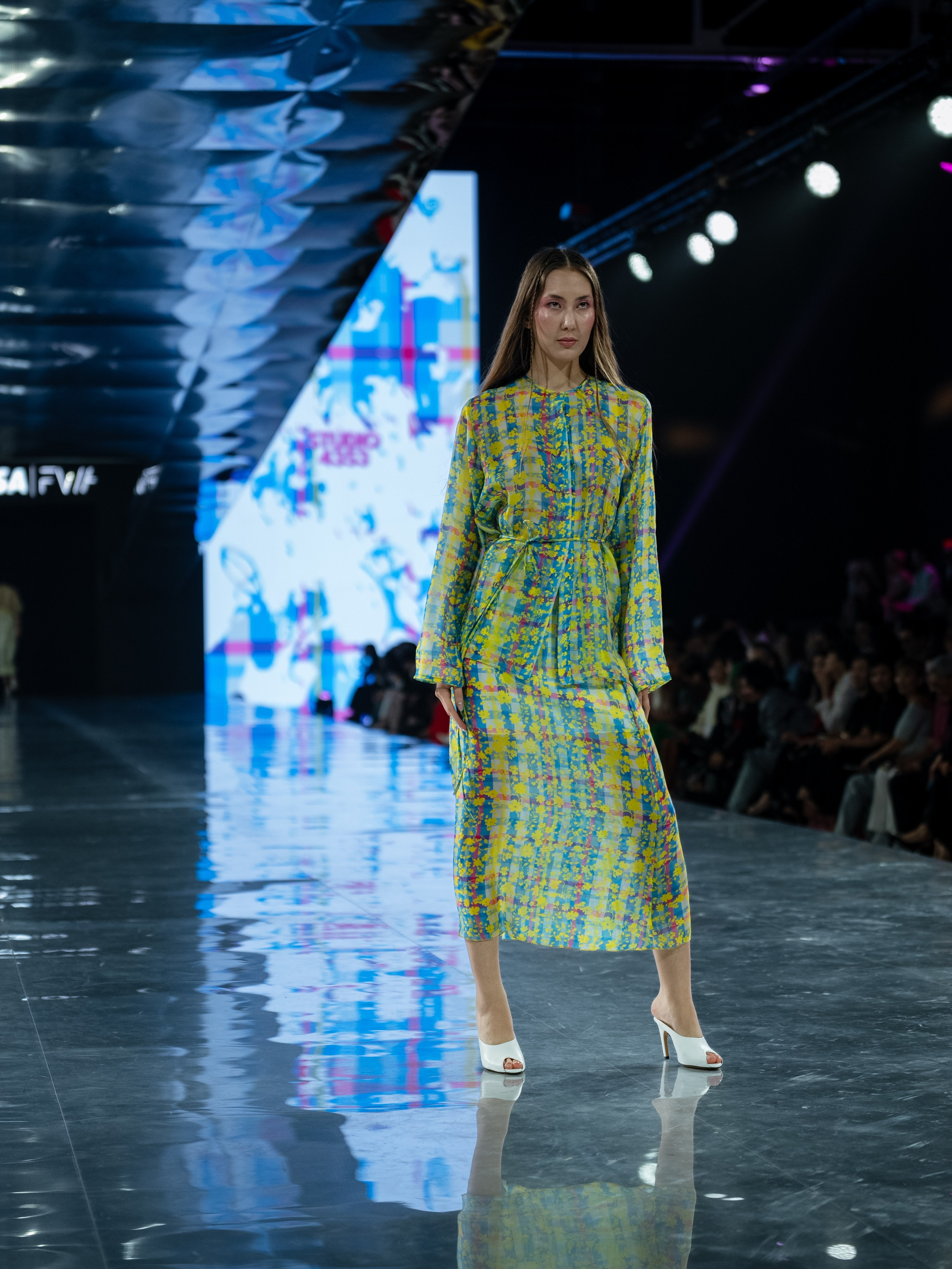 Visa Fashion Week Studio 4353. Сайт Алматинского НЮ АРТ, будуар и фэшн фотографа Дениса Карпенко