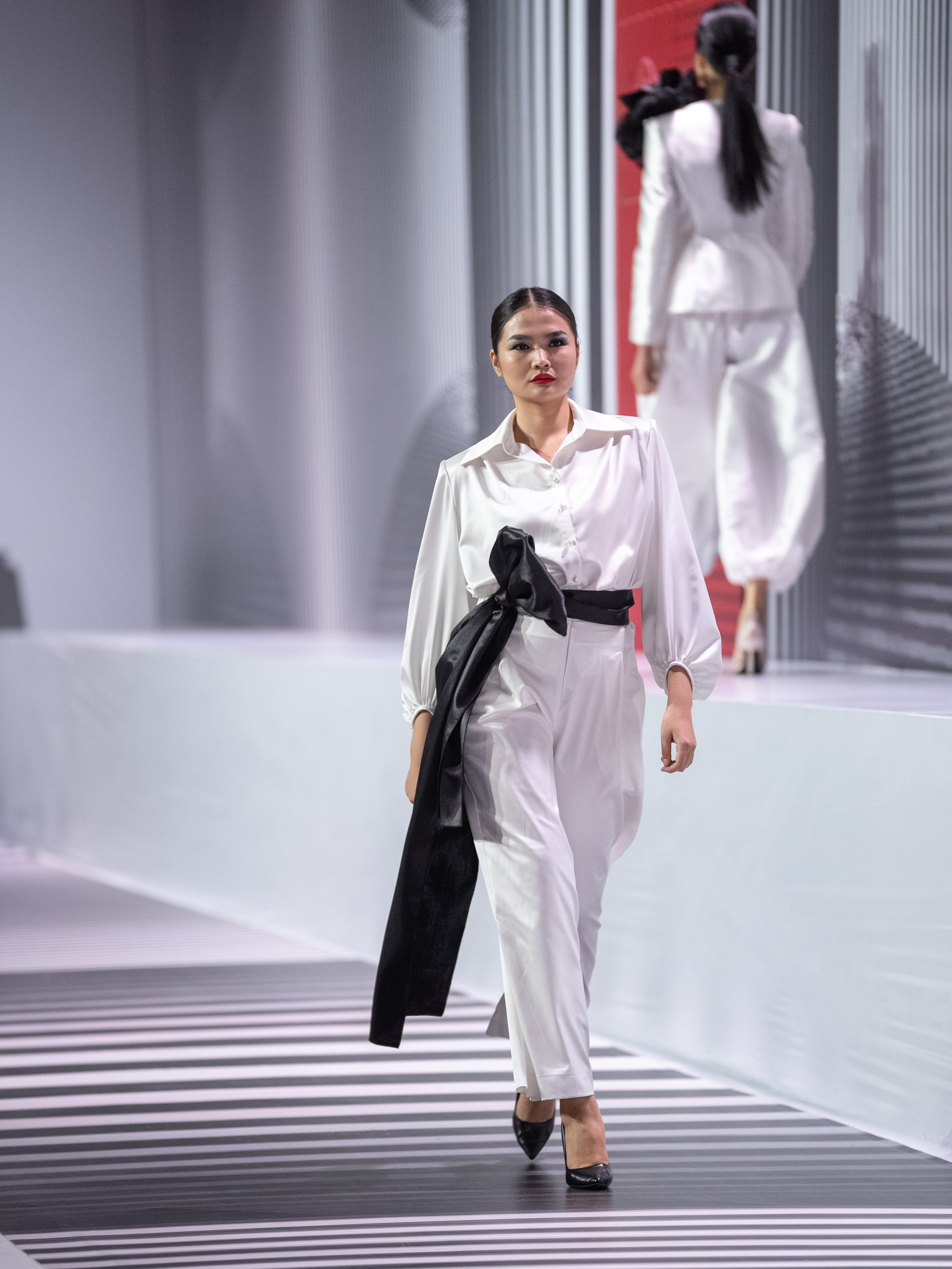 OKSANA UTELBAEVA. Сайт Алматинского НЮ АРТ, будуар и фэшн фотографа Дениса Карпенко