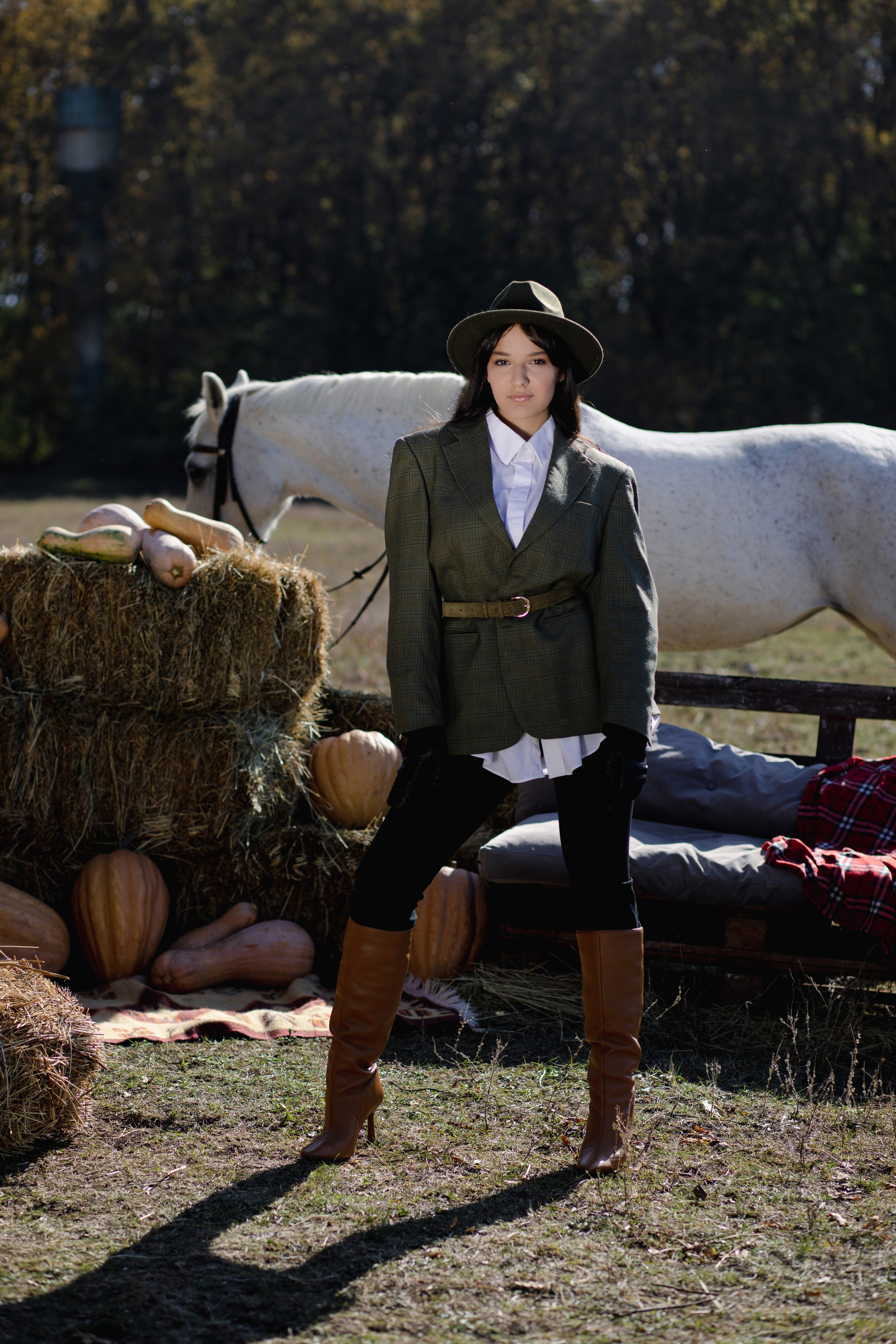 People & Horses [2023]. Anastasia Leonowa