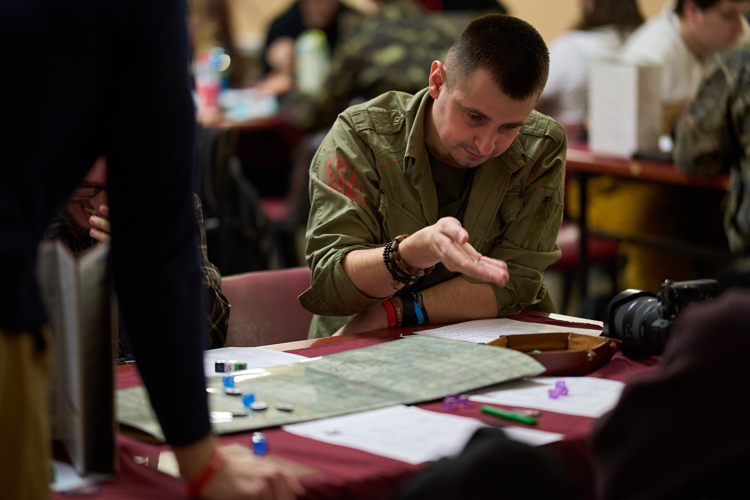 Мантикон V (2025). Фотографирует красивое Денис Горностаев