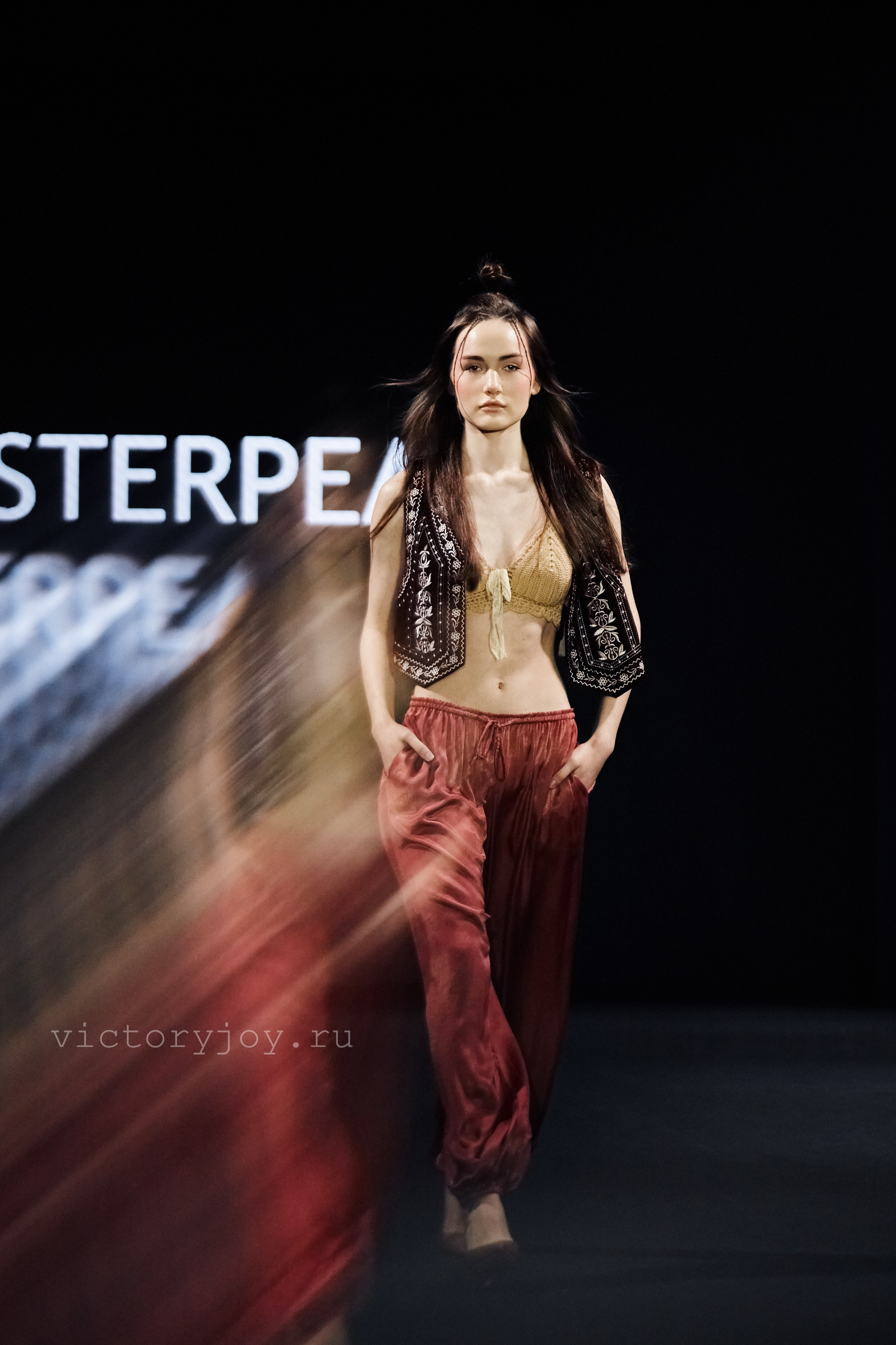 Sochi Fashion Week 2026 Май. Профессиональный фотограф в Сочи Виктория Джой. Обучение