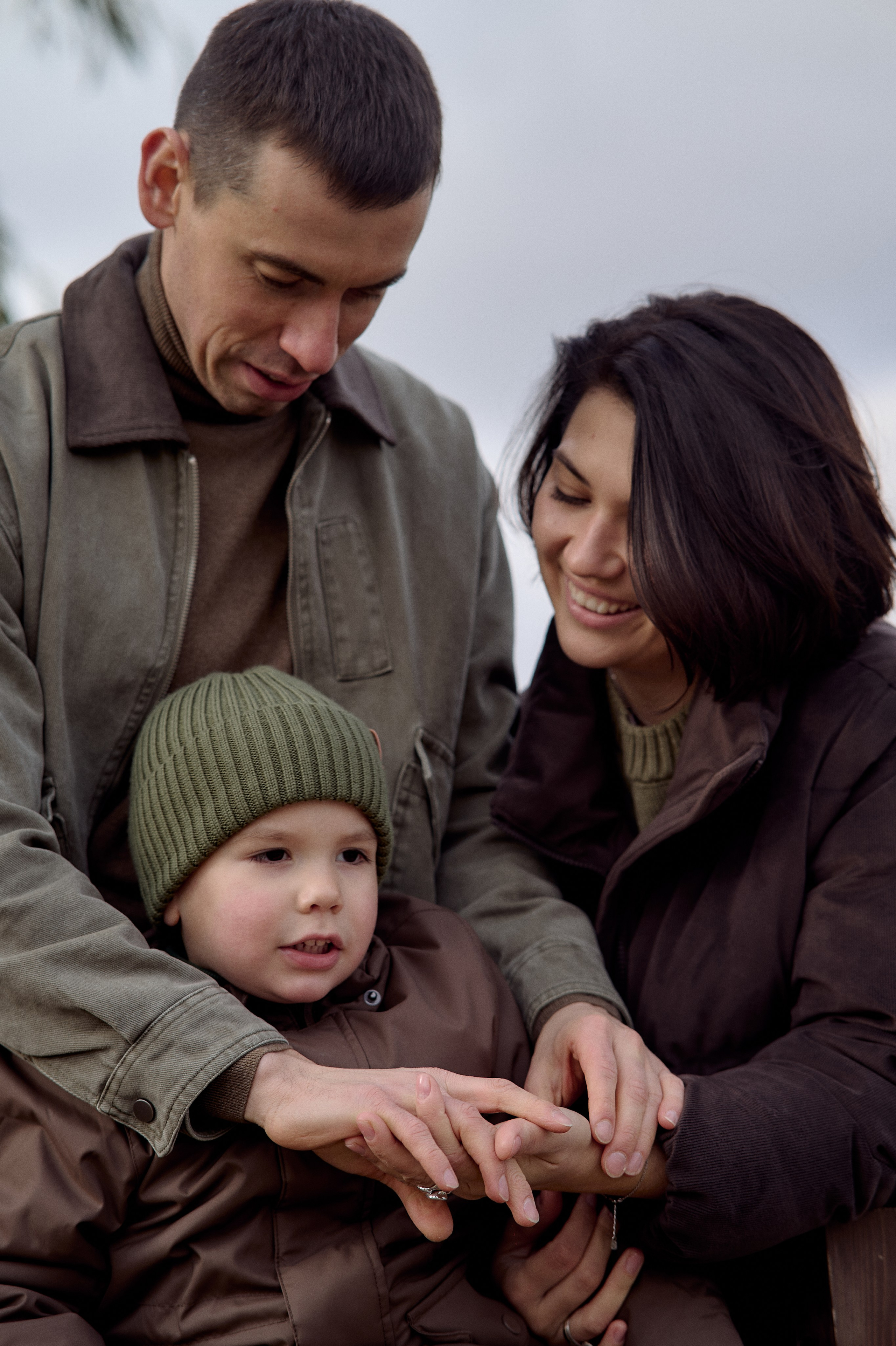 Вова, Юля и Максим в осеннем парке. Семейный и свадебный lifestyle-фотограф в Москве Мария Петрова
