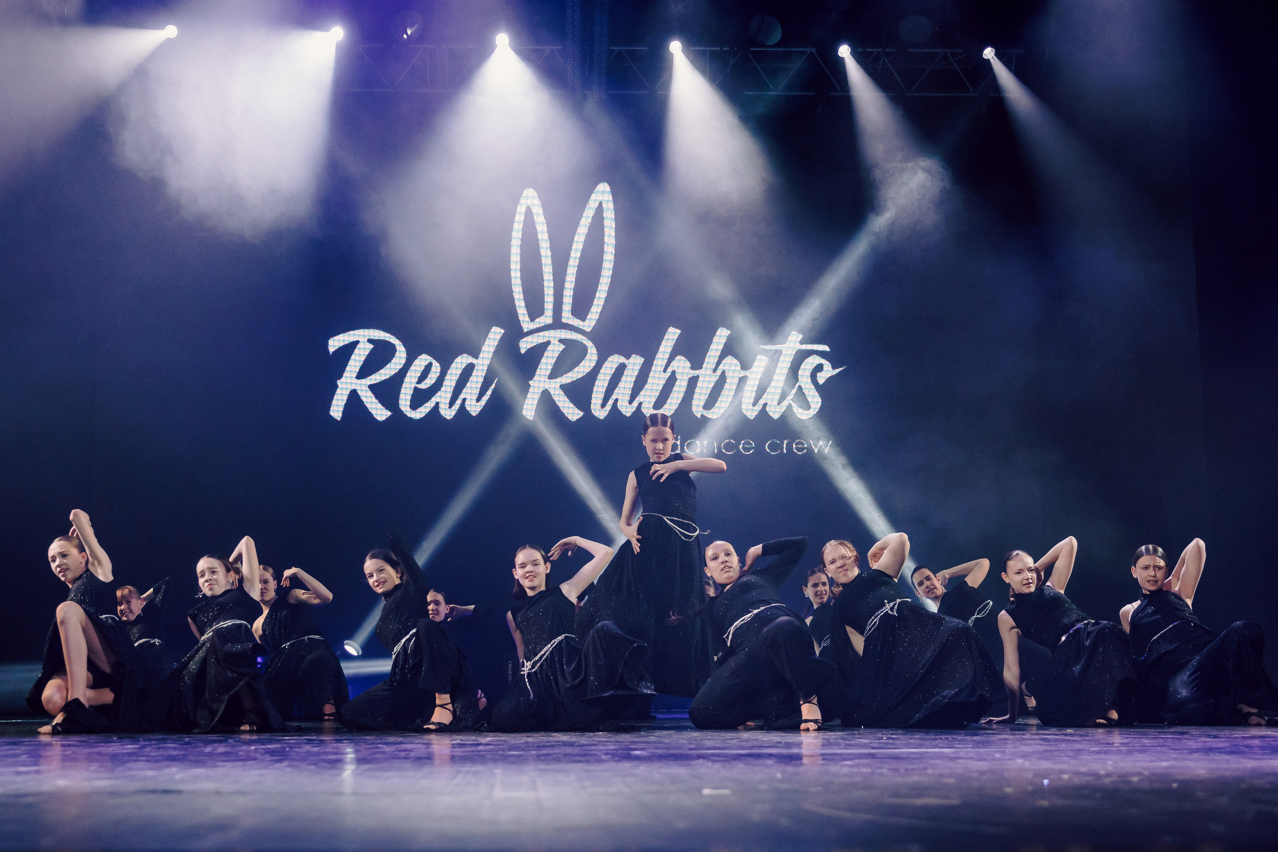 Отчётный концерт танцевальной школы «Red Rabbits» 2025. Лёшка Варзегов — фотограф