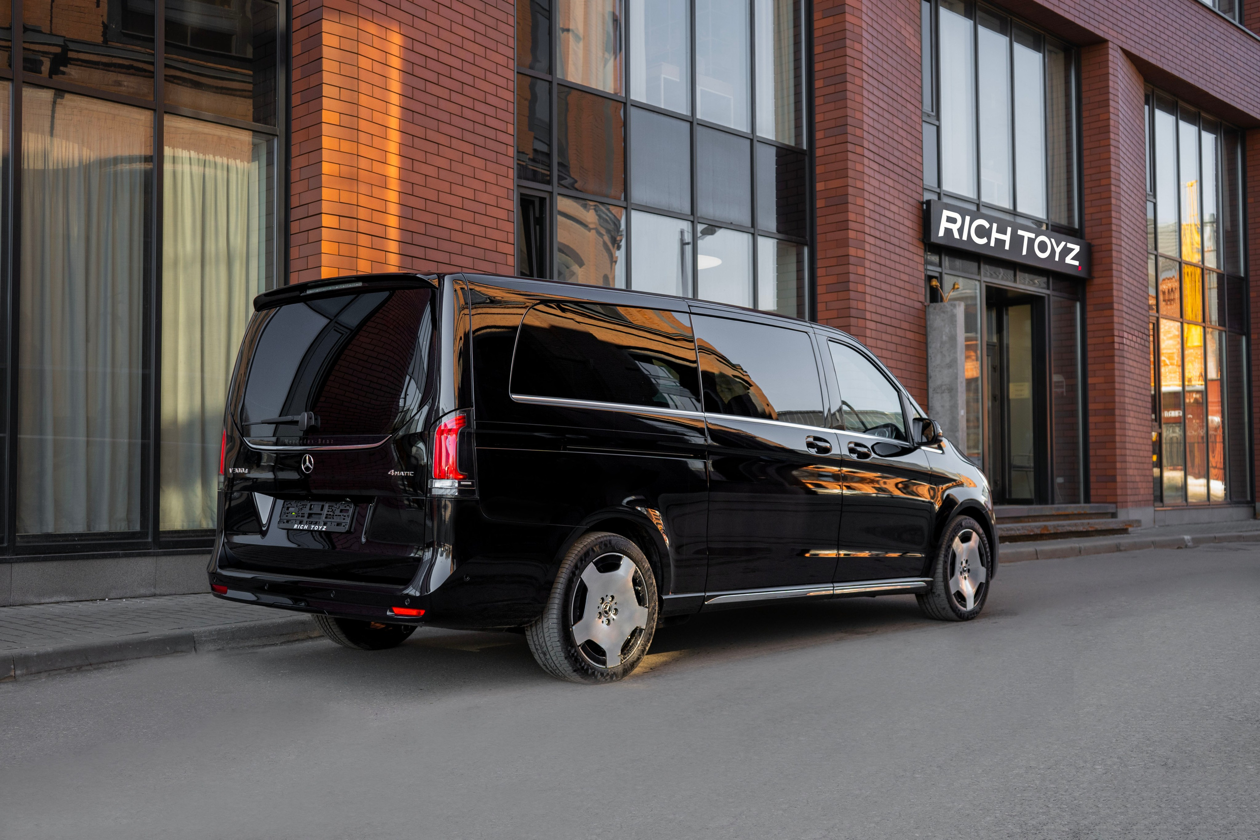 Mercedes-Benz V-class