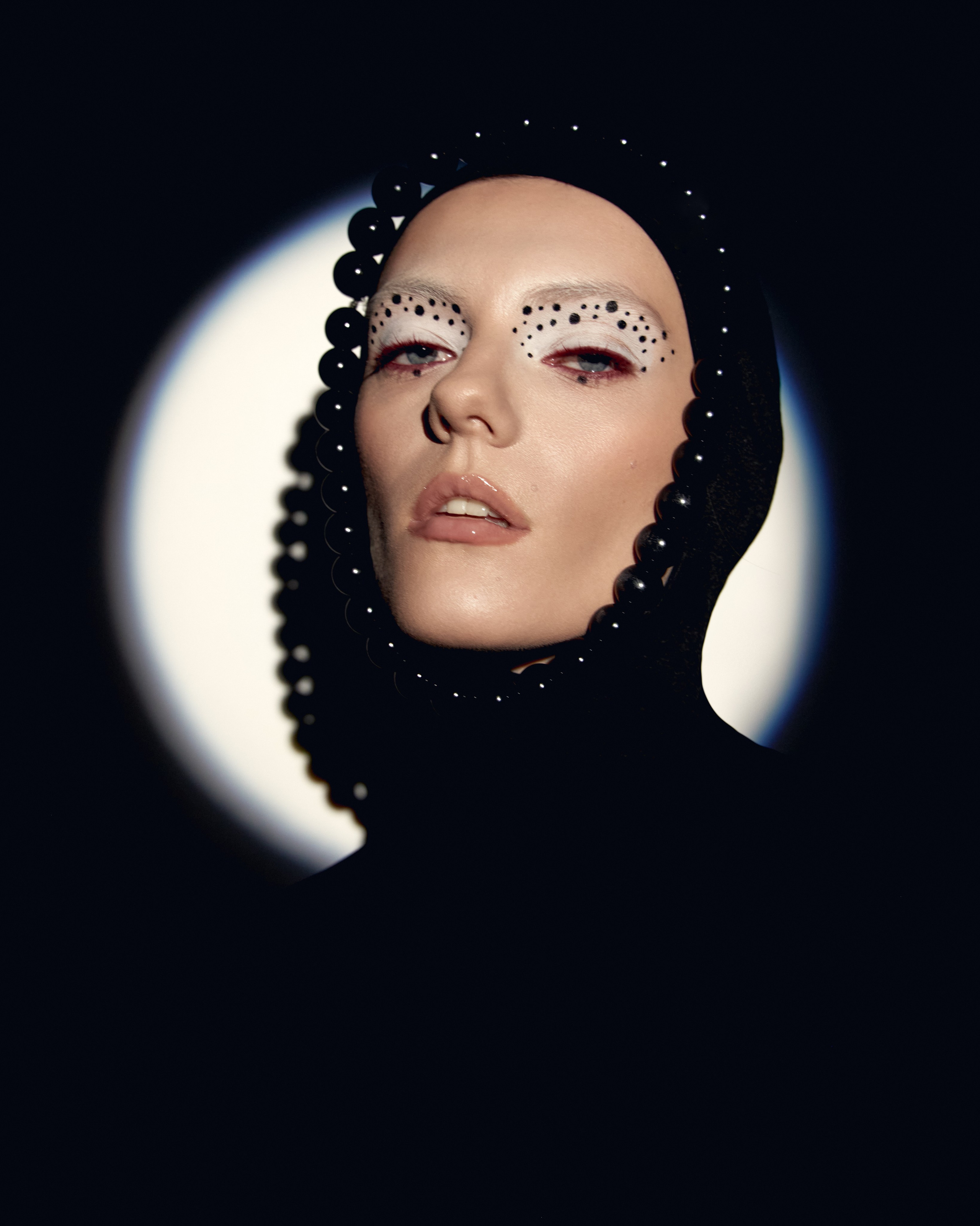 BEAUTY. Фотограф для брендов из Санкт-Петербурга Элина Каспаравичюс