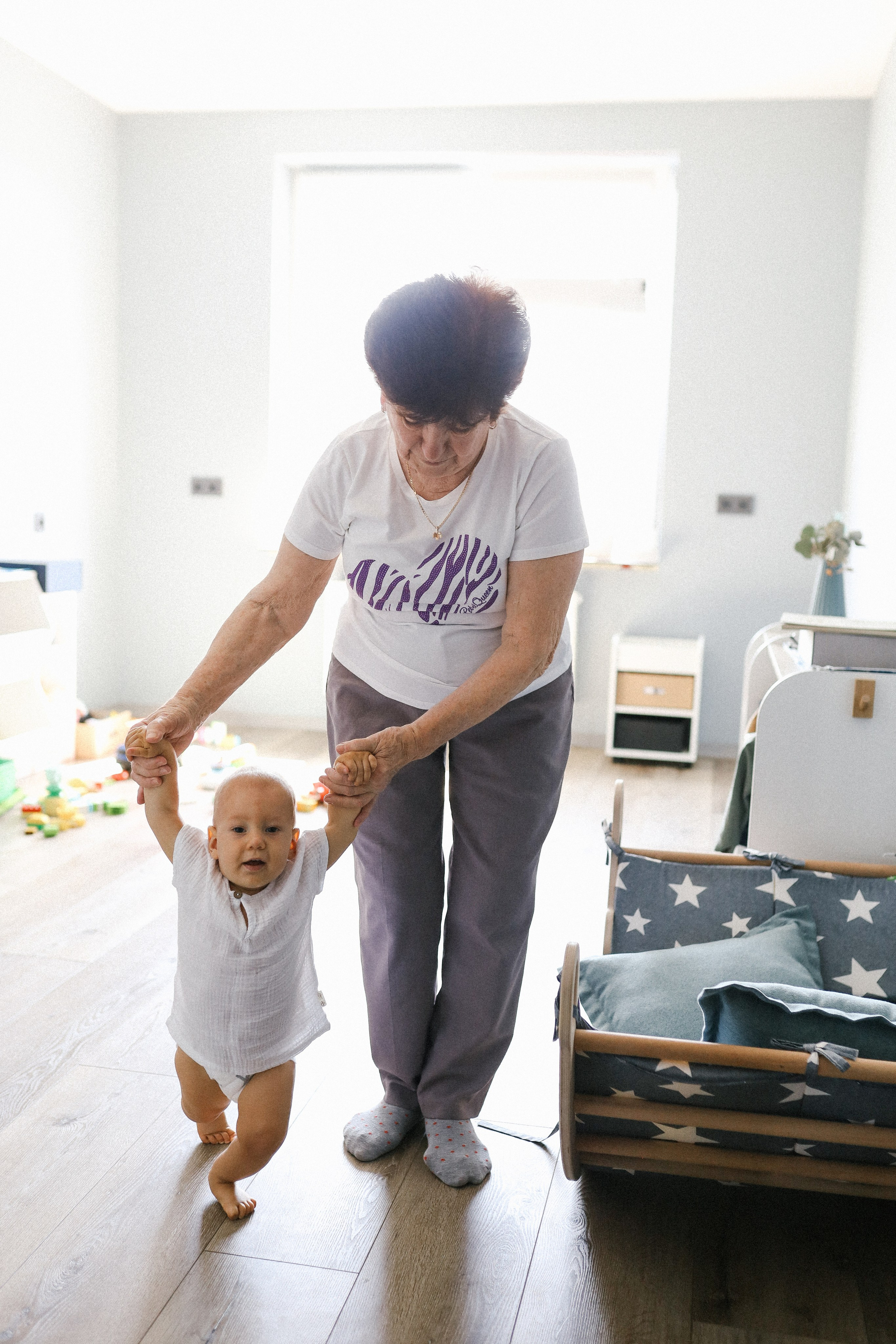 Семейная домашняя фотосессия с бабушками. Съемки для жителей и гостей Петербурга