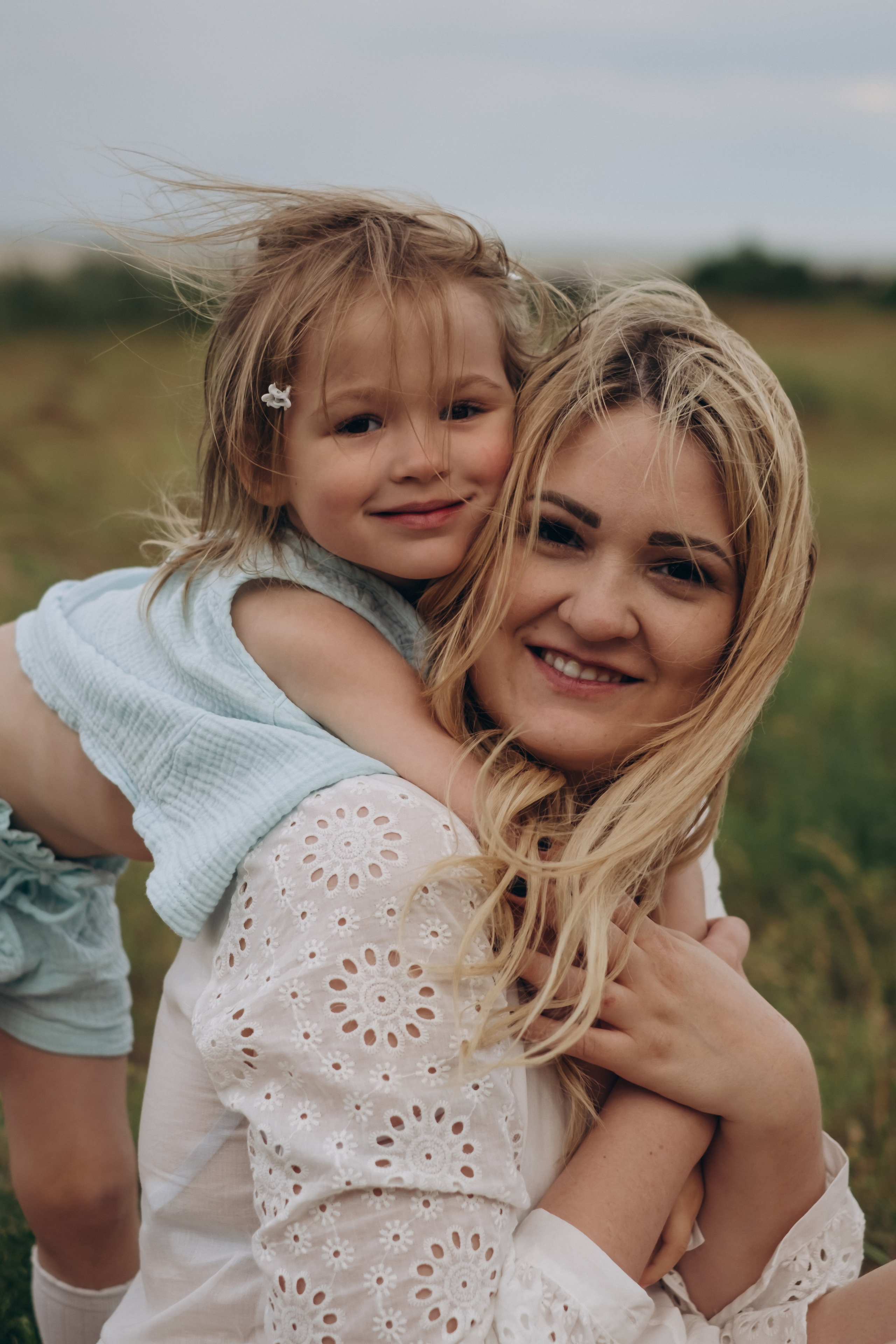 Прогулочная у моря. Мама и дочь. Фотограф Новосибирск Анна Рождественская