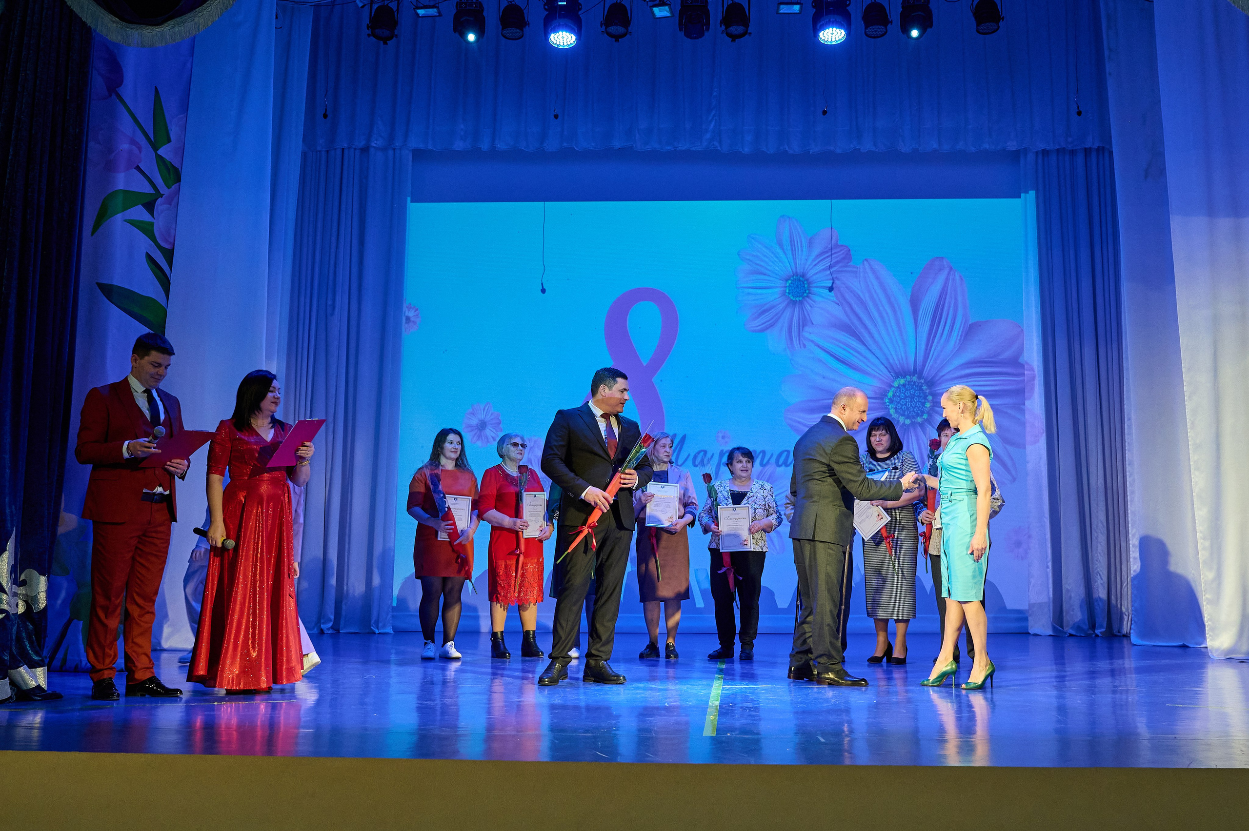 8 марта в Марьиной роще. Жизнь курорта Кабардинка в фотографиях