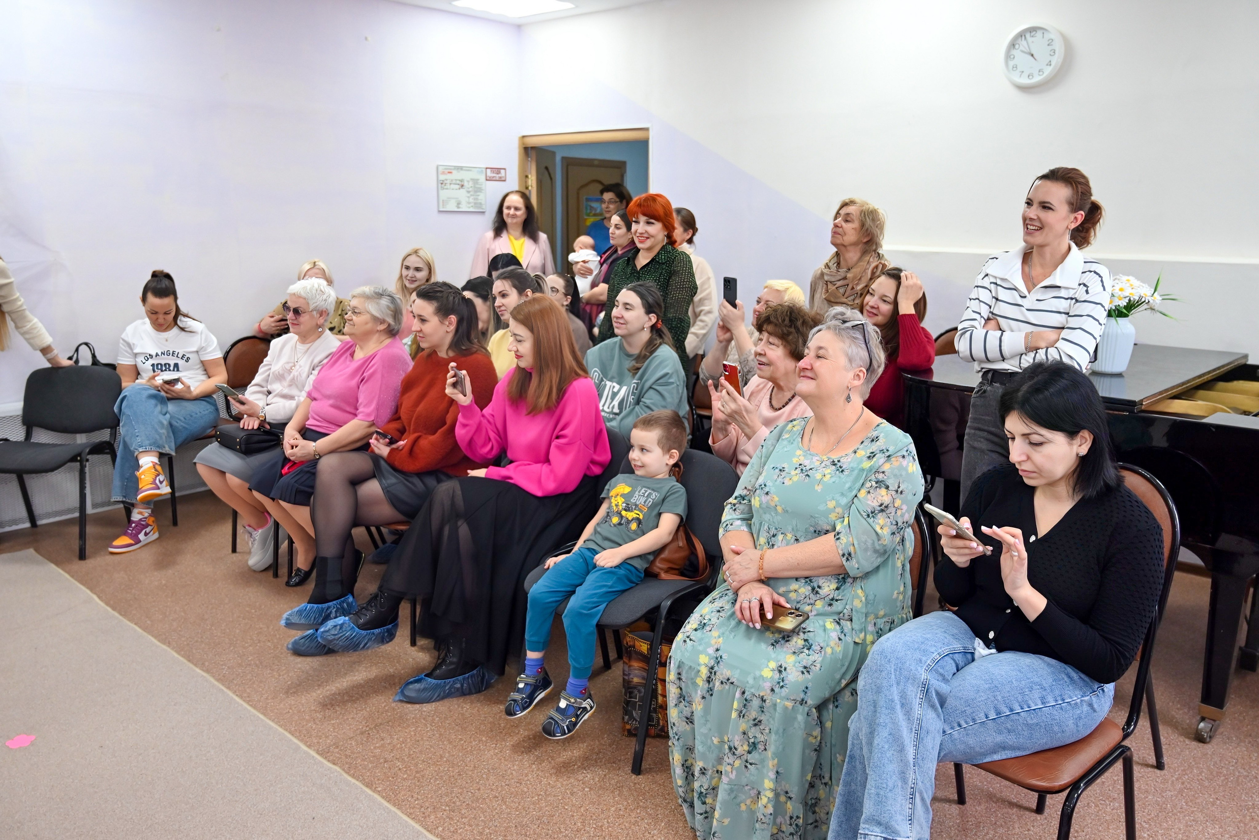 Праздник в группе Цветик семицветик. Семейный и детский фотограф Москва