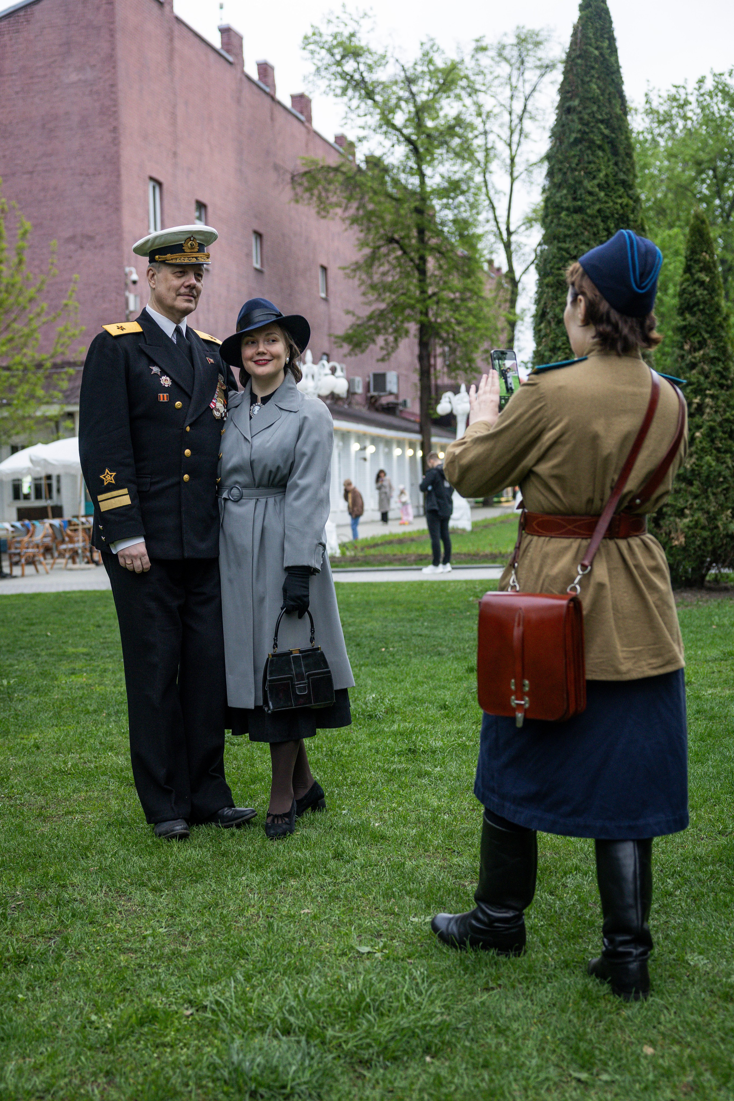 Бал Победы в саду Эрмитаж. Фотограф Сергей Ловкий