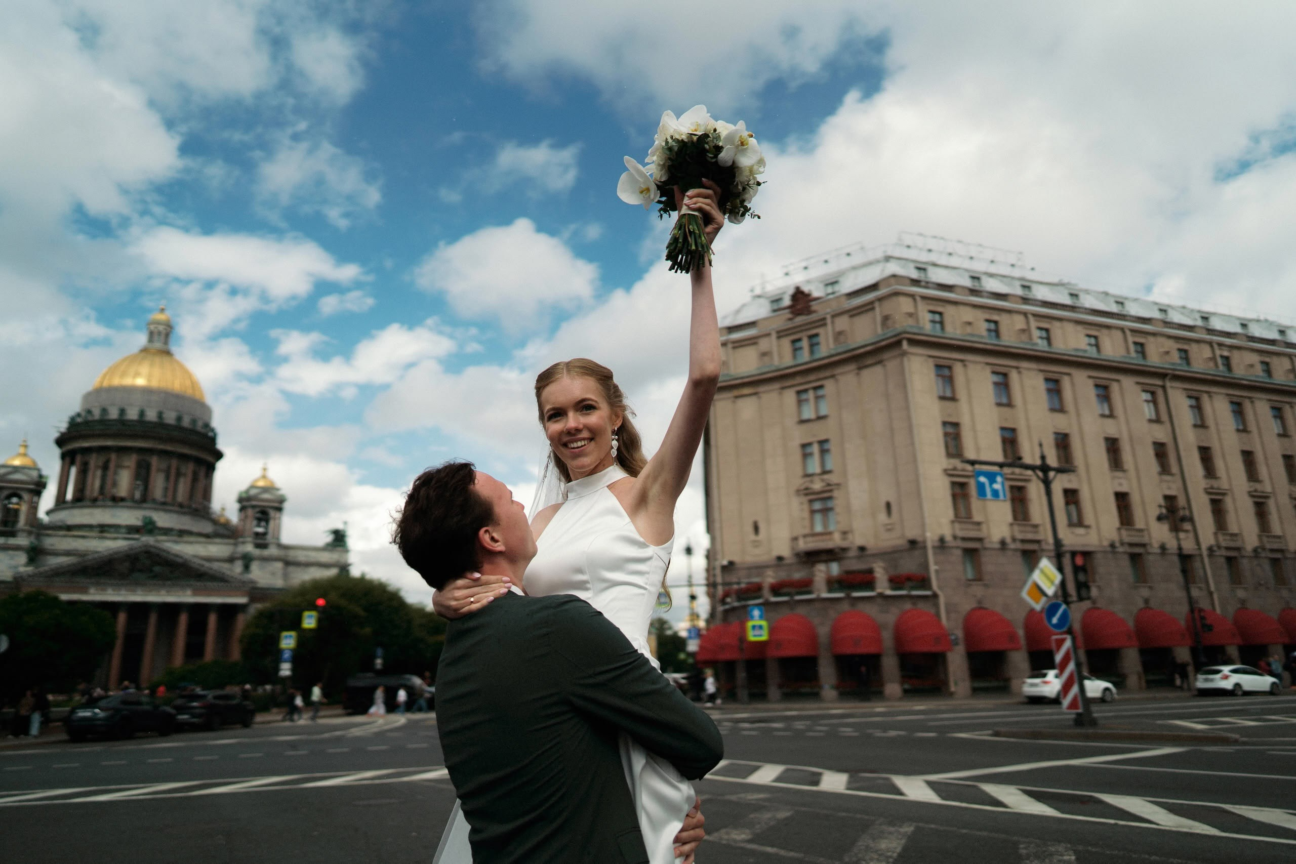 Арина и Илья — свадьба в Петербурге, цифра и плёнка. Свадебный фотограф Дмитрий Родионов — Санкт-Петербург
