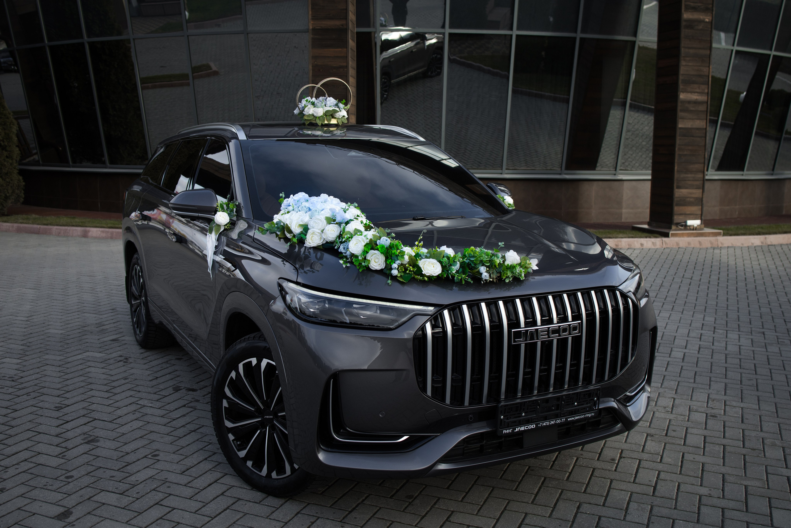 Свадебные украшения на а/м. Семейный свадебный фотограф в Воронеже и Россоши