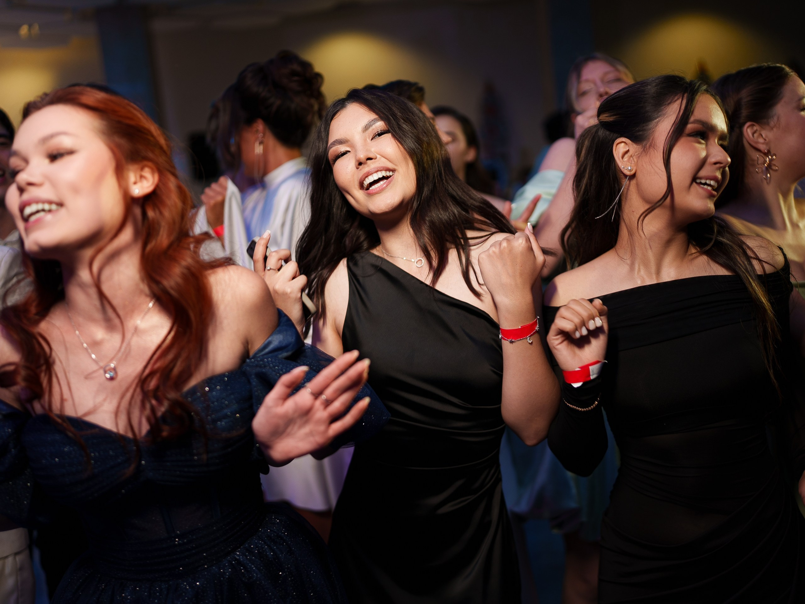 Фотограф на выпускной в Уфе — съёмка в Конгресс-холле для гимназии № 39