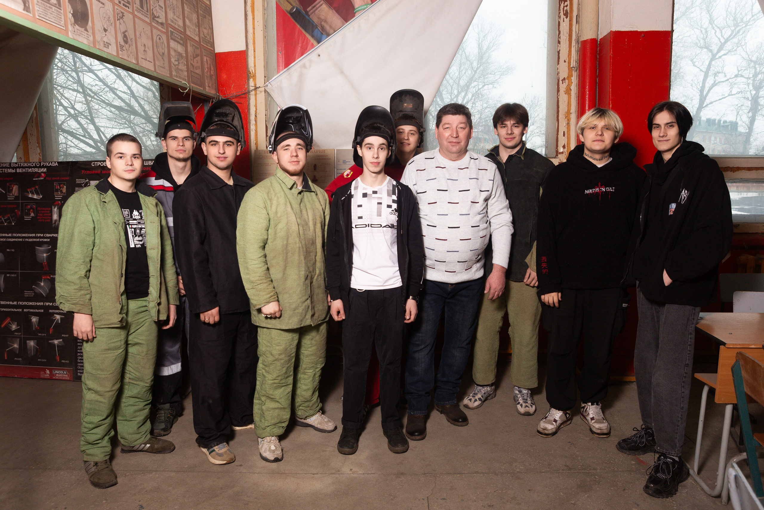 Фотосессия в Цеху для Выпускников Сварочного Производства | Твой Альбом Мценск. ТВОЙ АЛЬБОМ / ТВОИ ПРАВИЛА