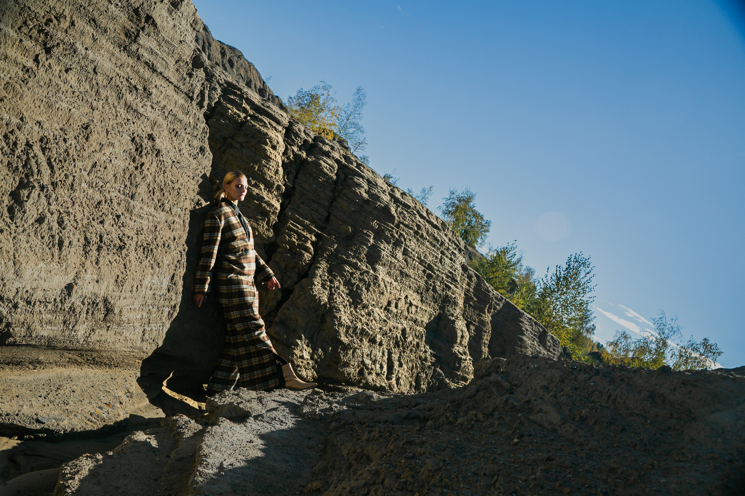 LOOKBOOK Autumn 2025 for AMUNESTIC. АННА ВЕРСО / ANNA VERSO | Визуальный художник / Visual artist