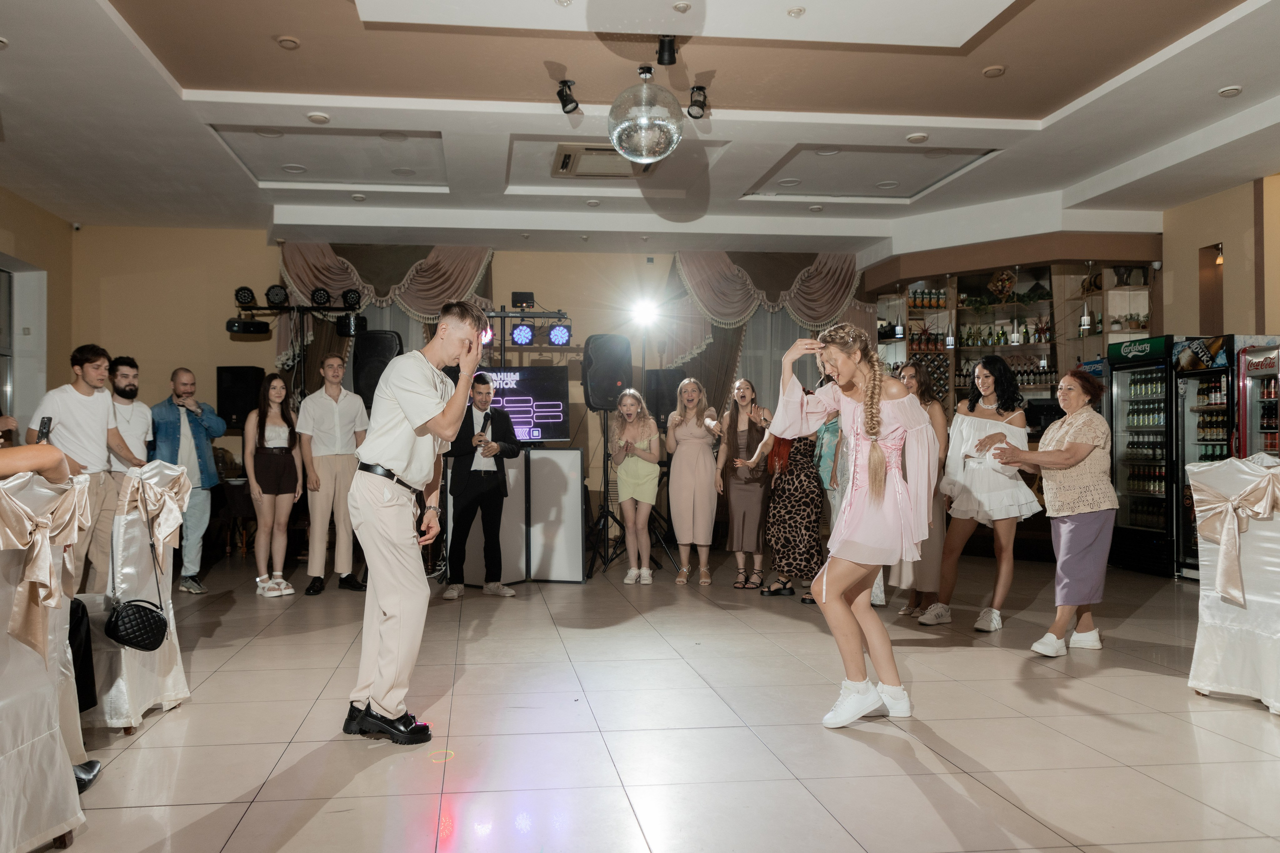 Роман и Александра (банкет). Свадебный фотограф Ангелина Сунгатулина | Саратов | Балаково | Вольск