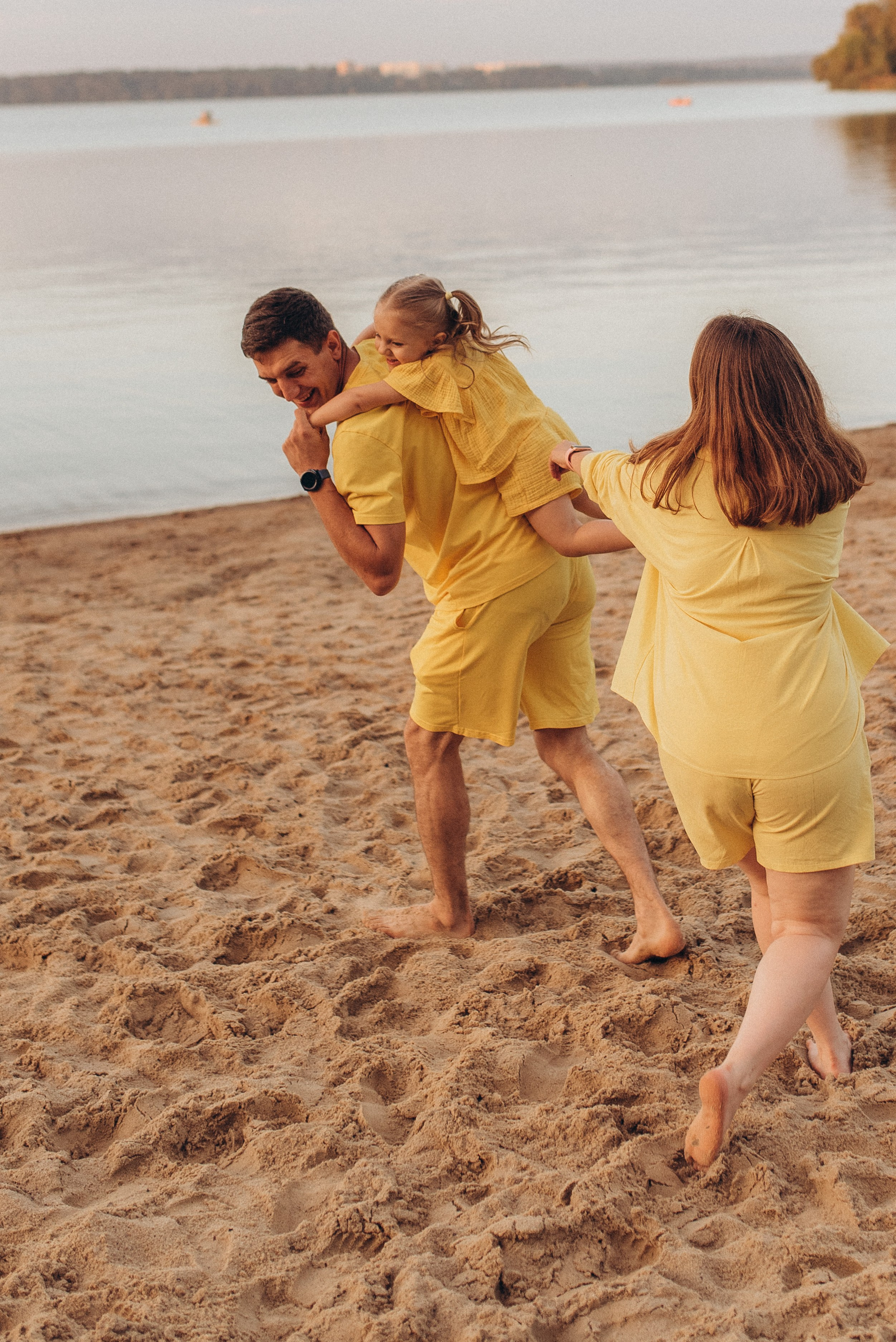 Летняя прогулка на закате. Семейный фотограф в Москве Екатерина Север