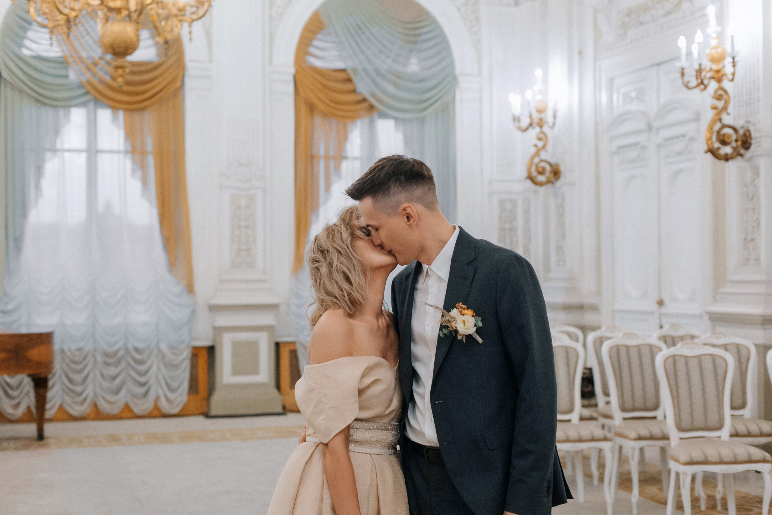 Свадьба для двоих с прогулкой в Выборге. Свадебный фотограф в Санкт-Петербурге Вика Стукачева